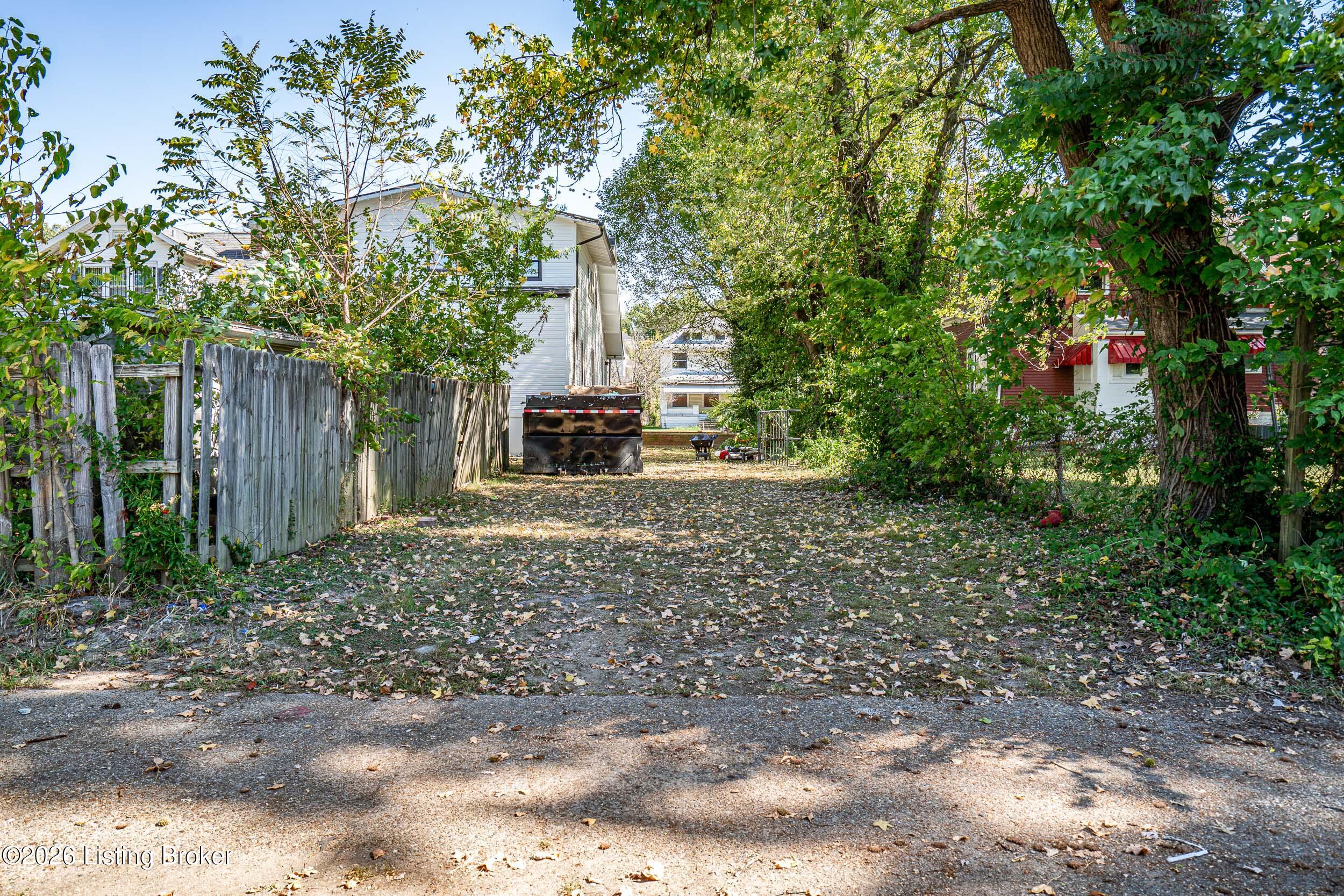 672 Cecil Ave Property Photo 54