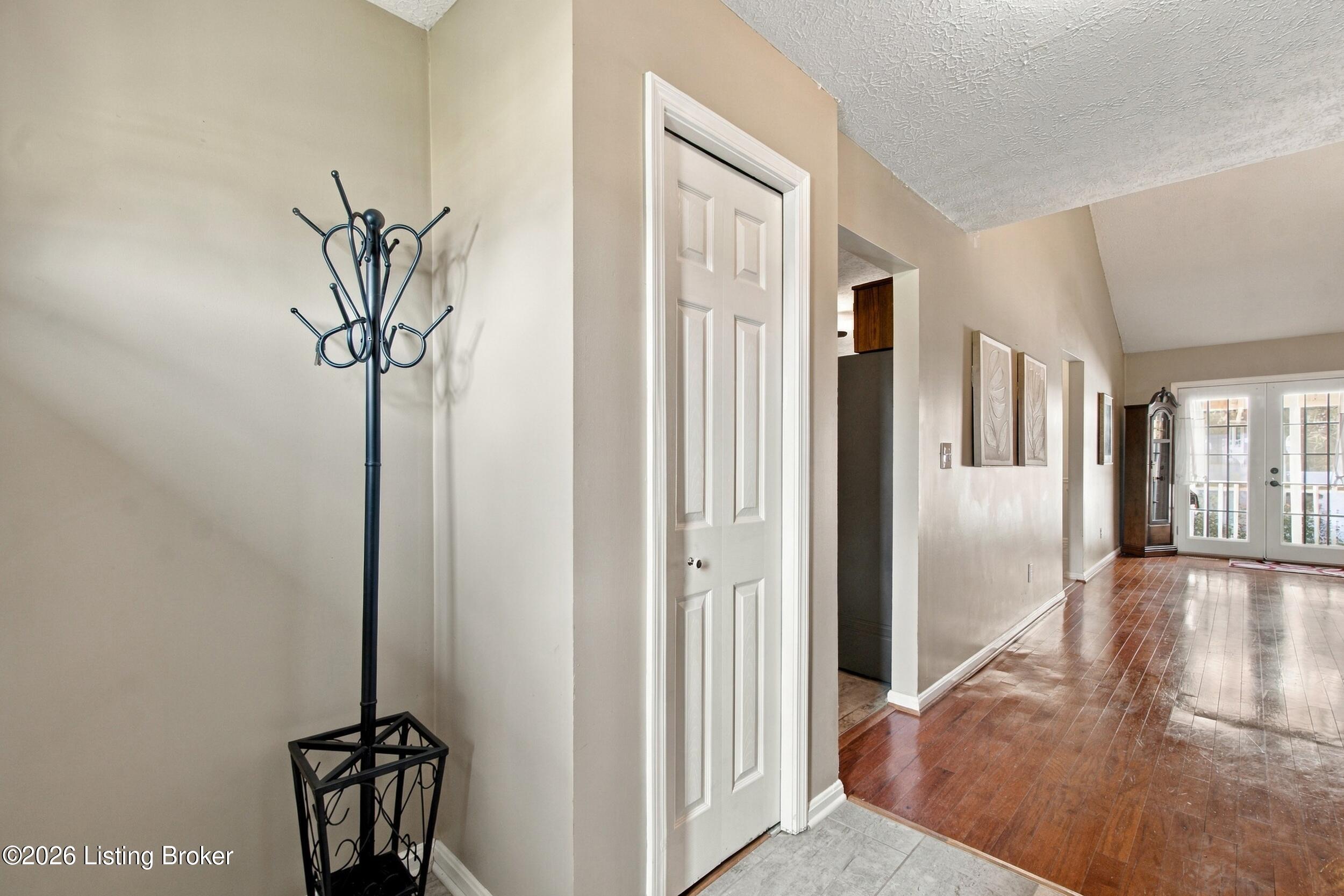 1318 Worth Ave Property Photo 4