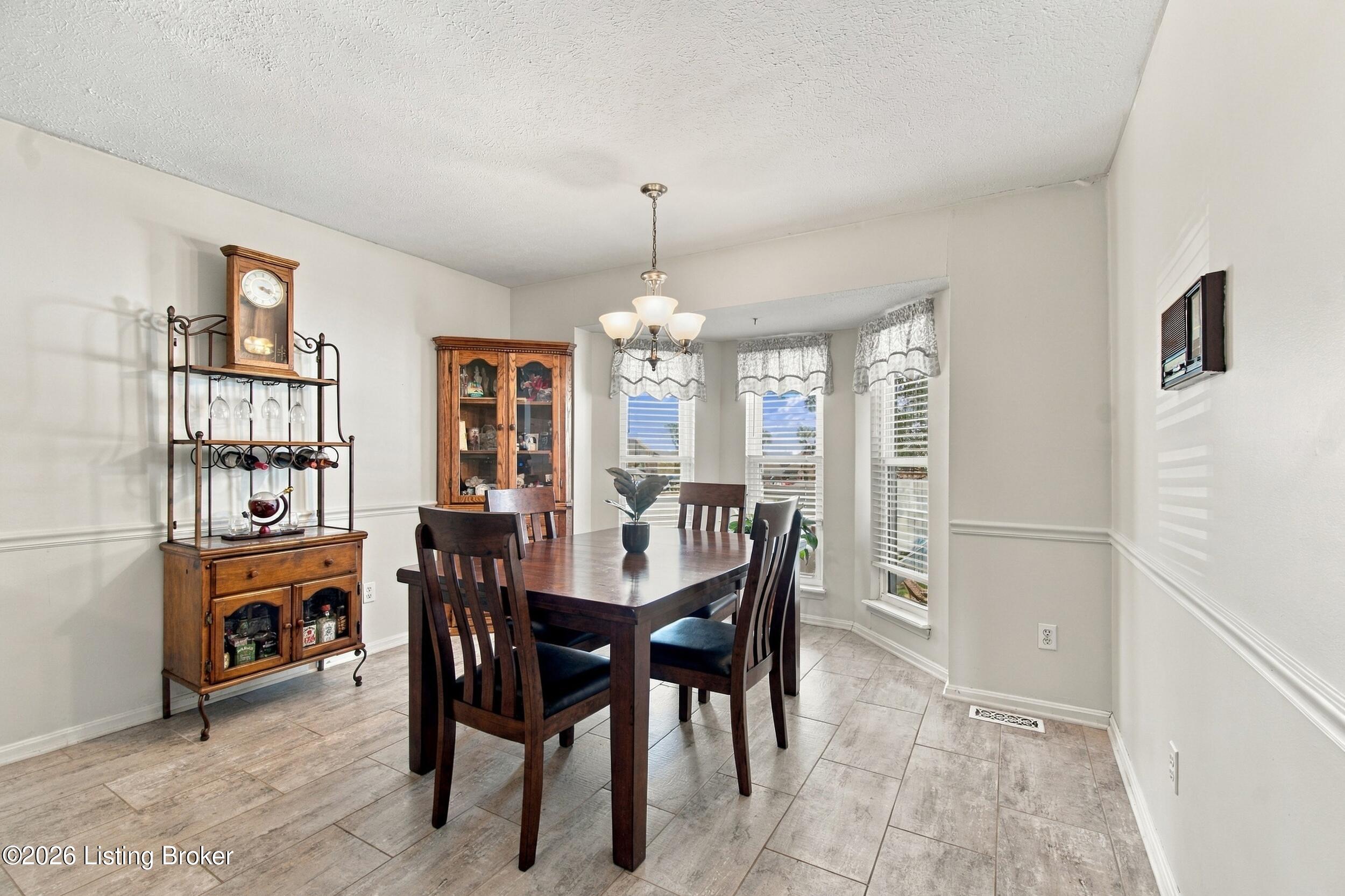 1318 Worth Ave Property Photo 12
