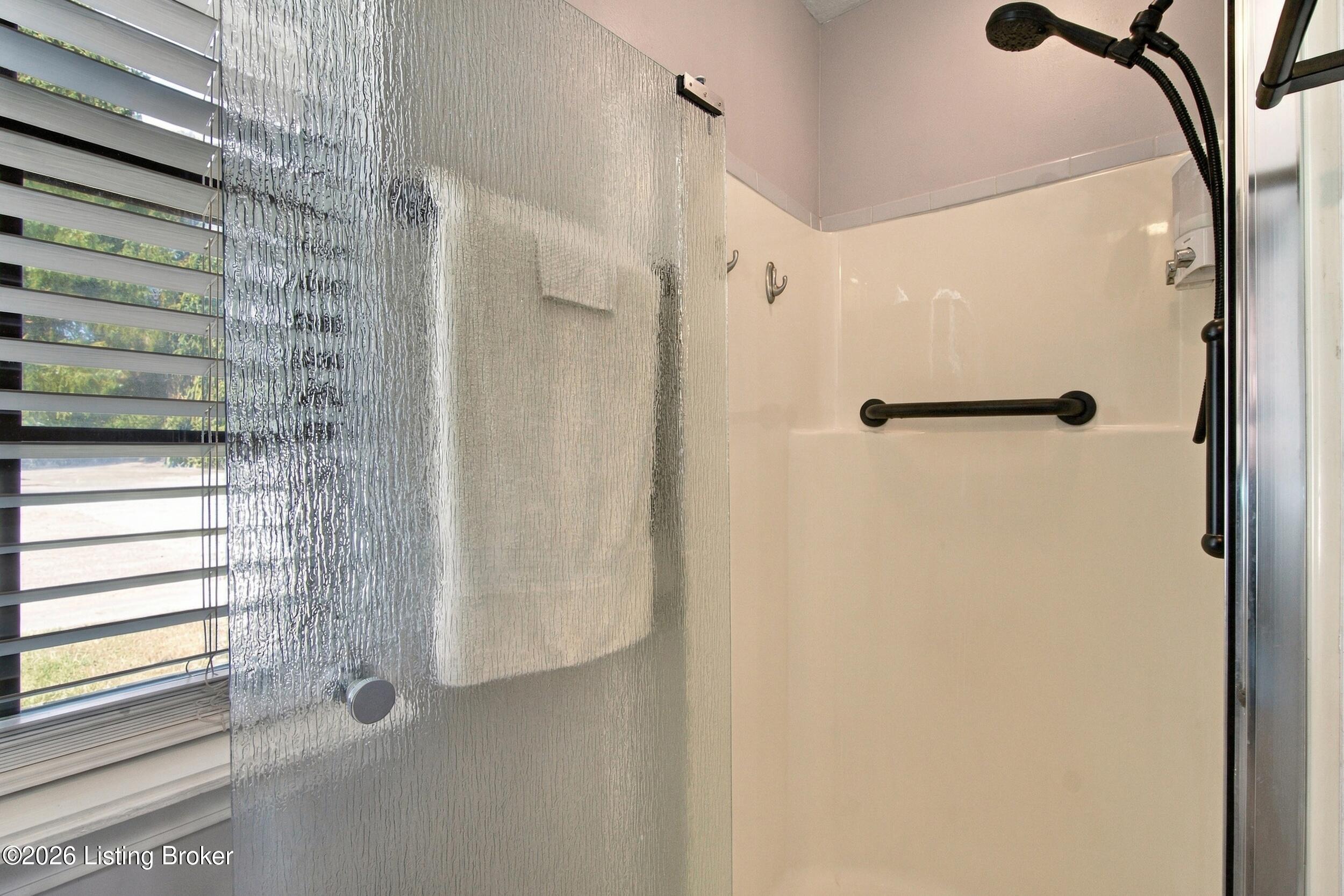 1318 Worth Ave Property Photo 23