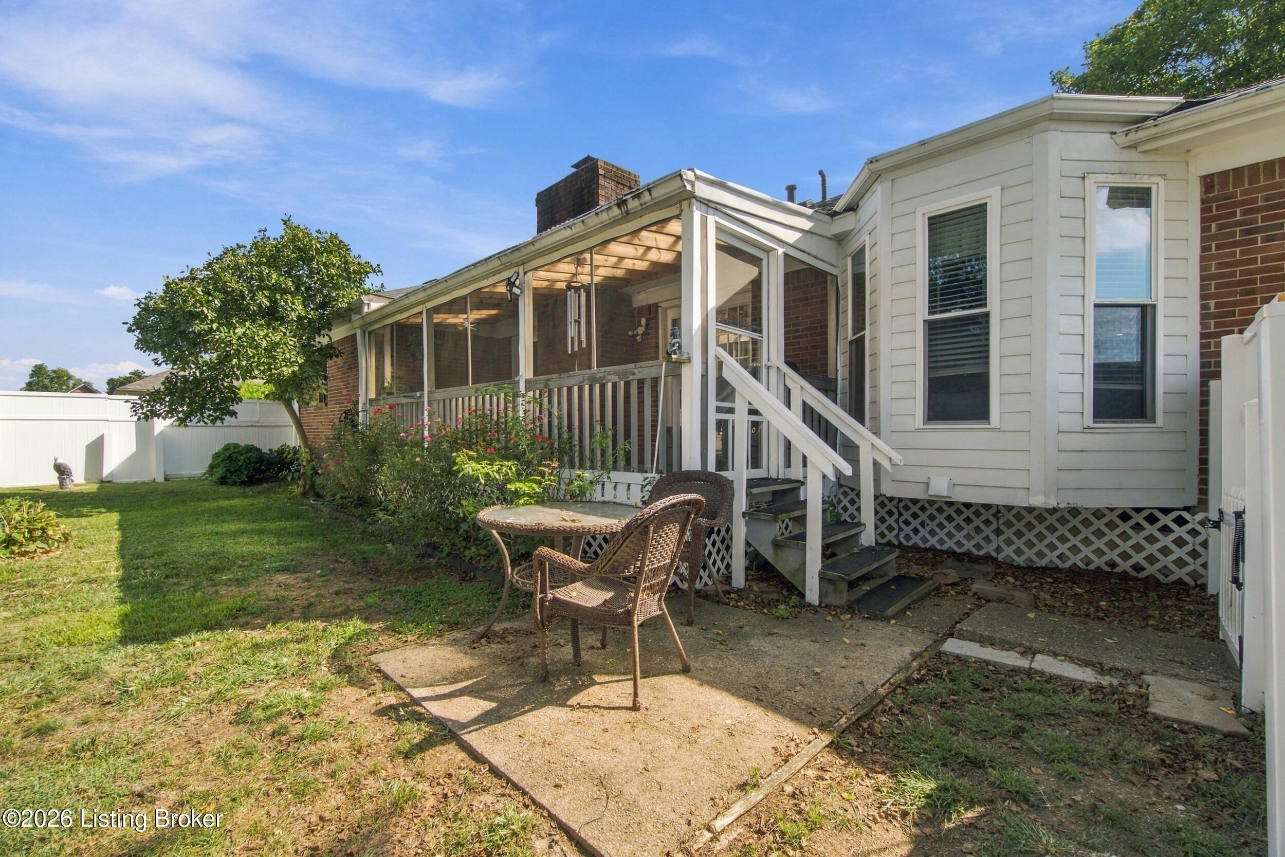 1318 Worth Ave Property Photo 37