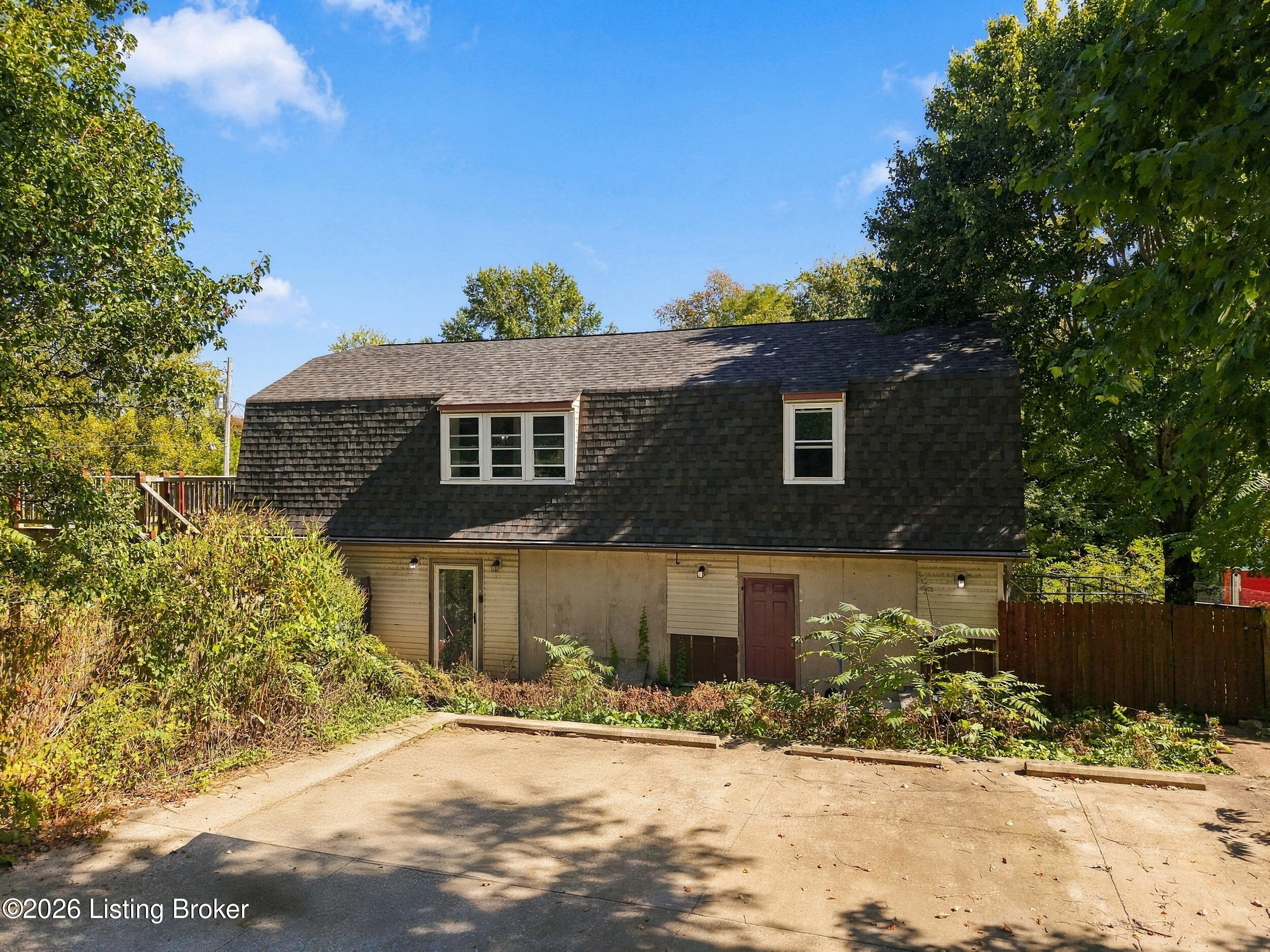 130 Smith Rd Property Photo 1