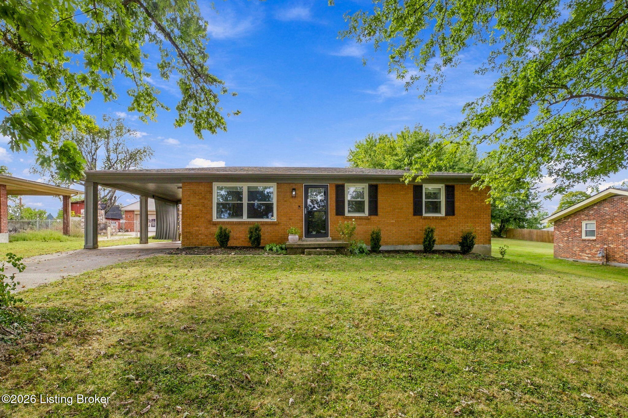209 Riverview Ln Property Photo 5