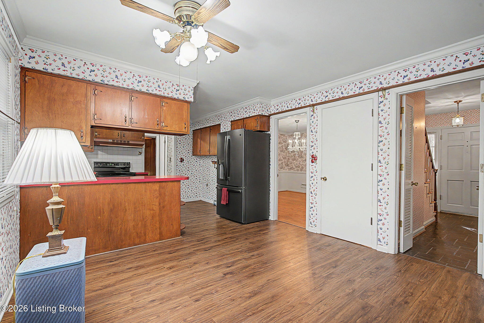 700 Hickory Ln Property Photo 6