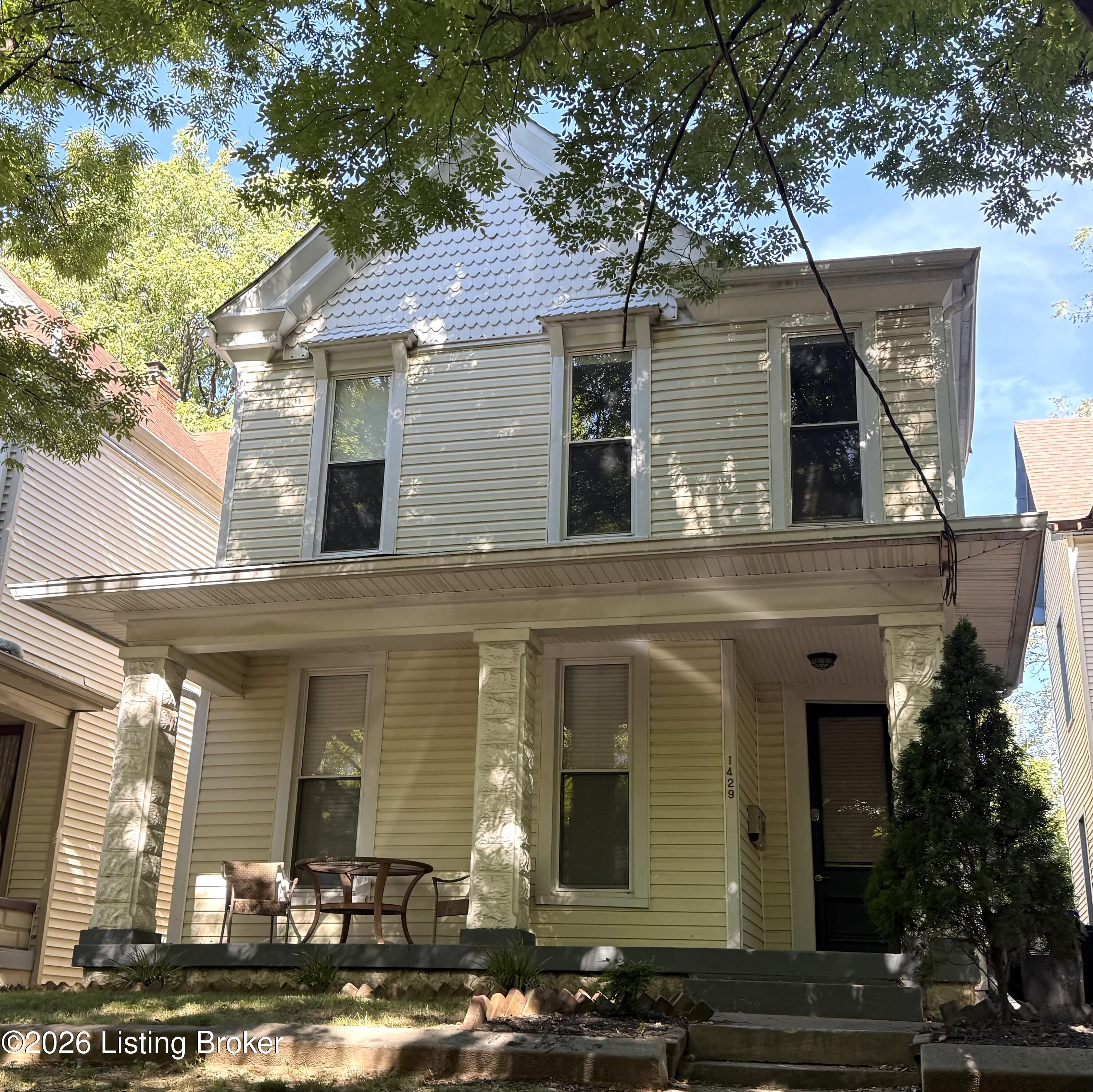 1429 Morton Ave Property Photo 1