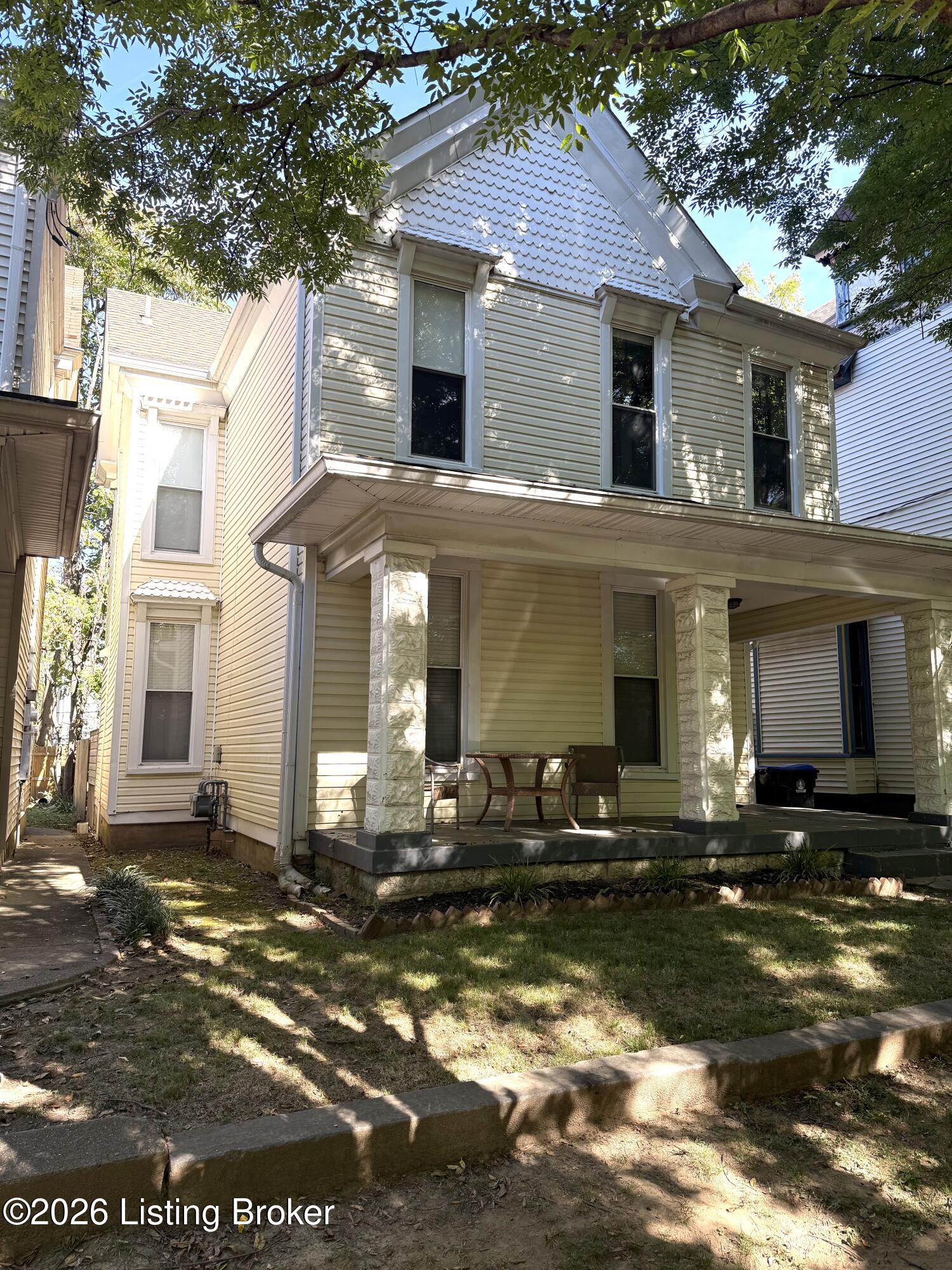 1429 Morton Ave Property Photo 3