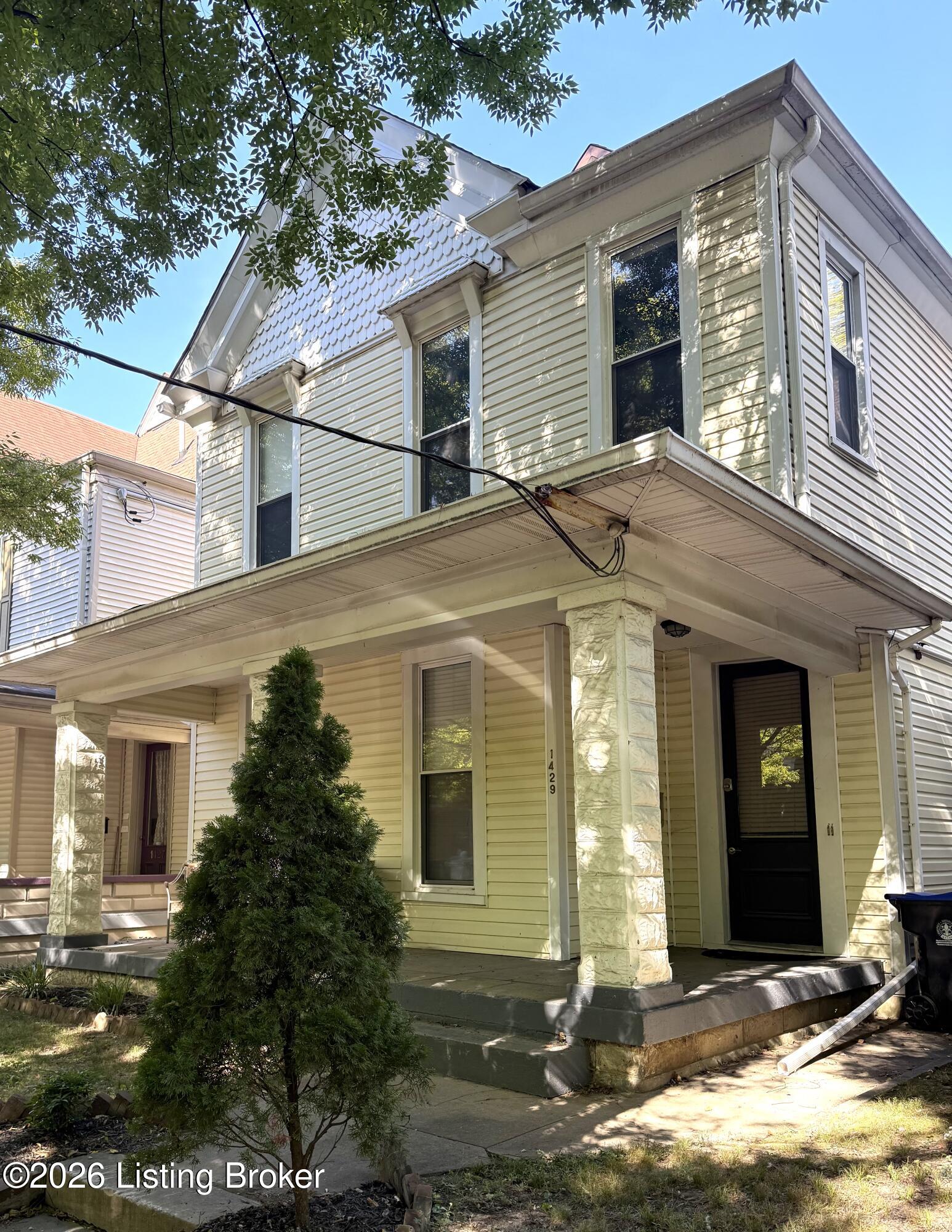 1429 Morton Ave Property Photo 4