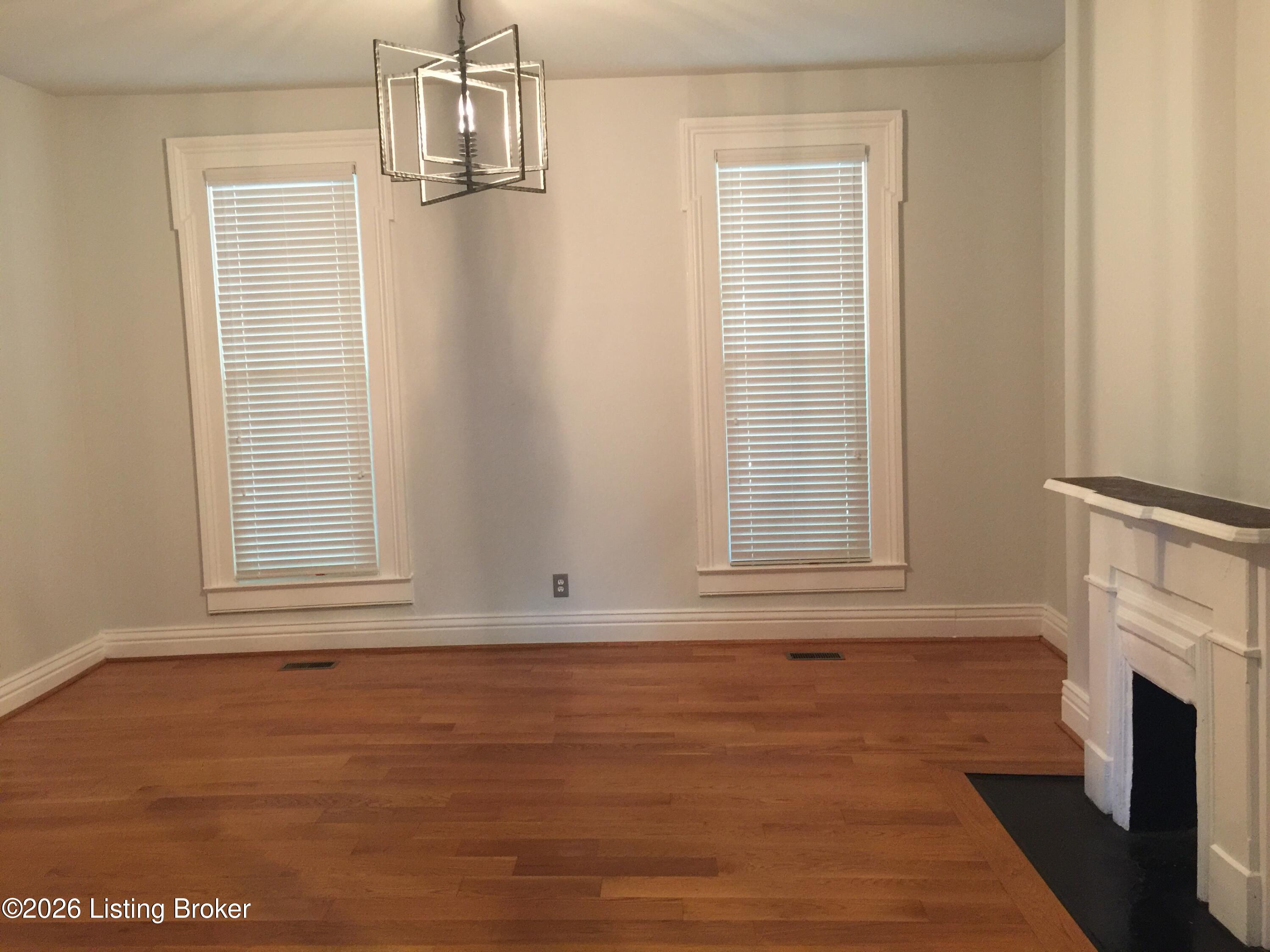 1429 Morton Ave Property Photo 7
