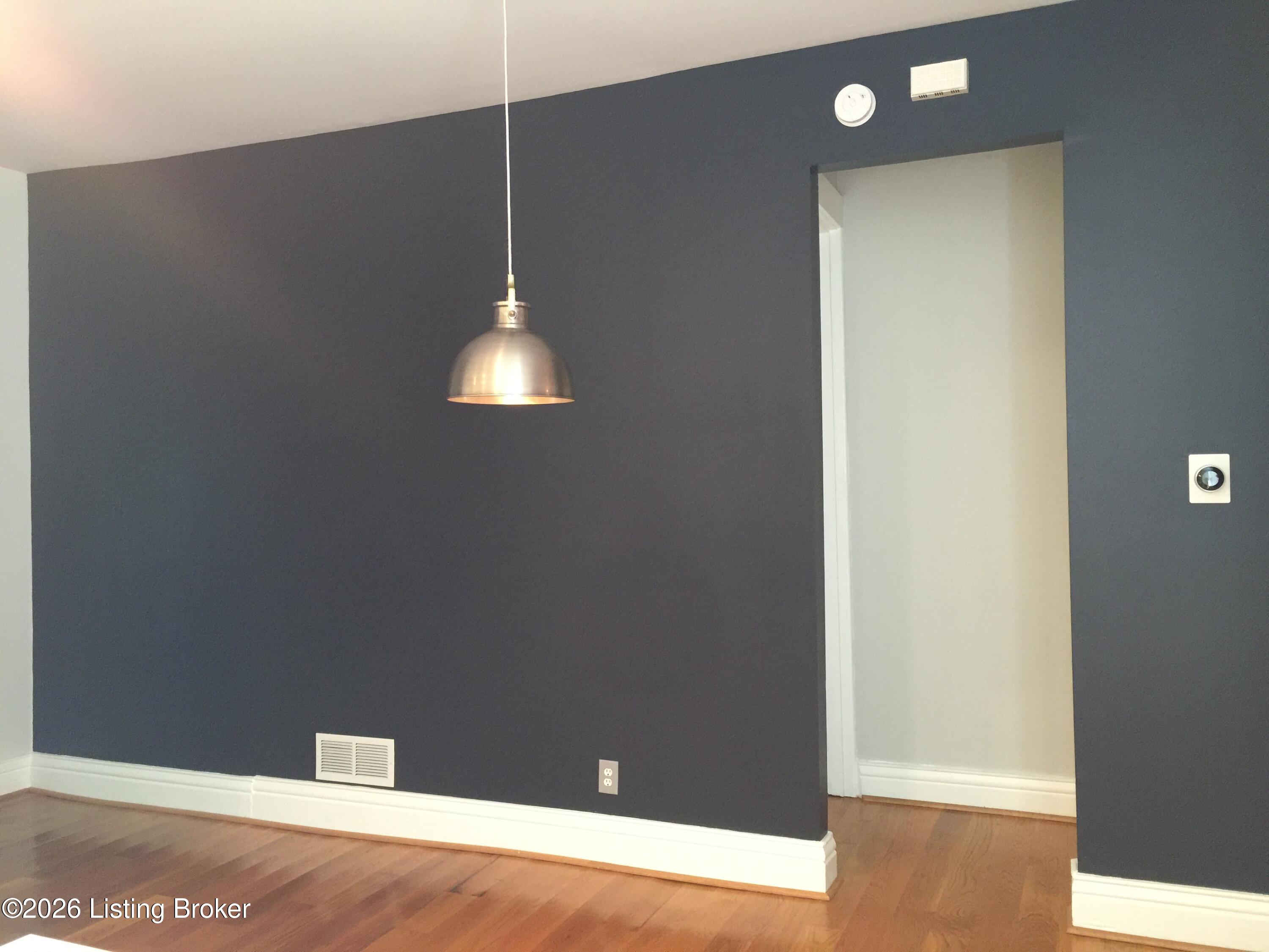 1429 Morton Ave Property Photo 9