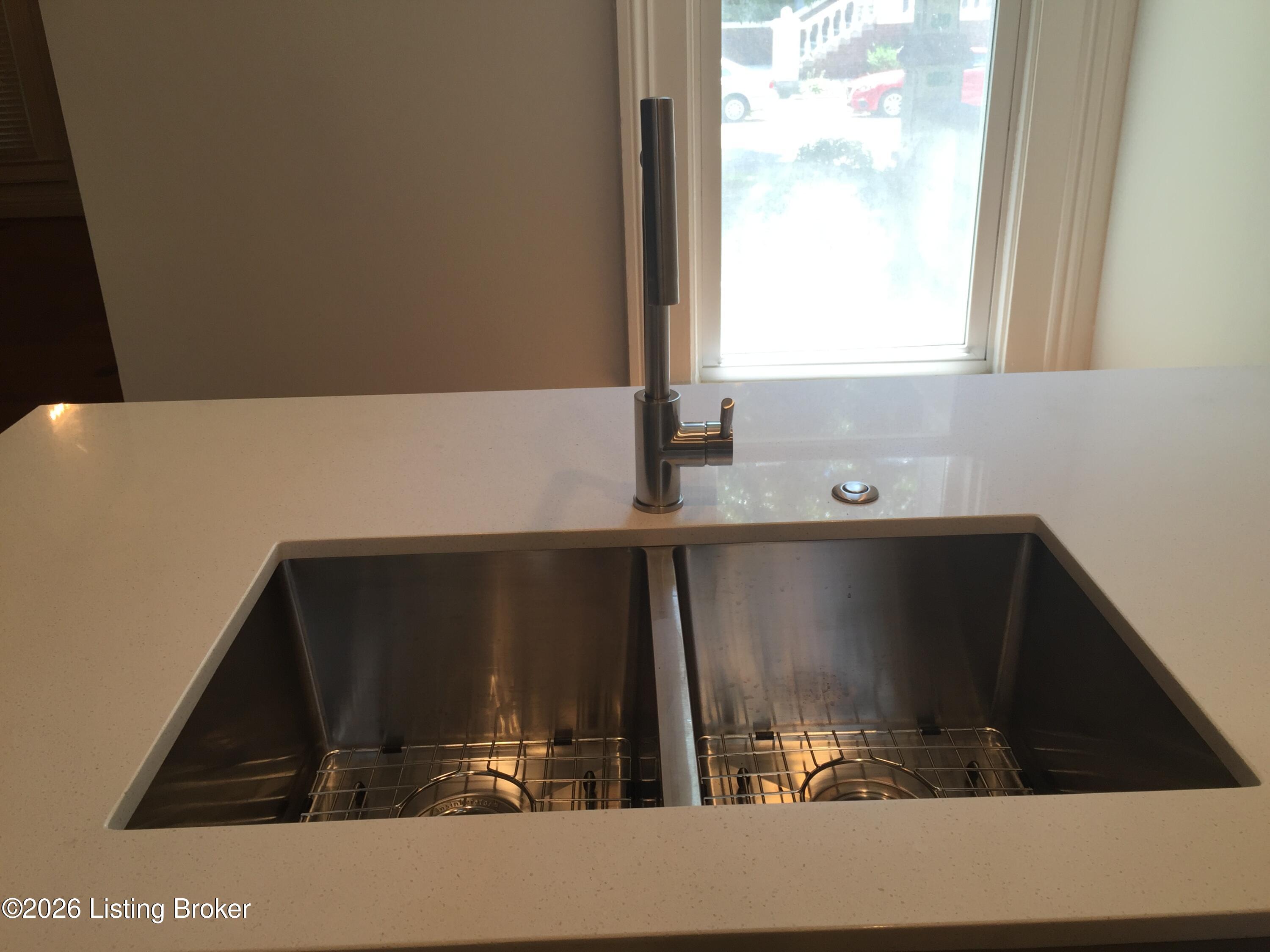 1429 Morton Ave Property Photo 15