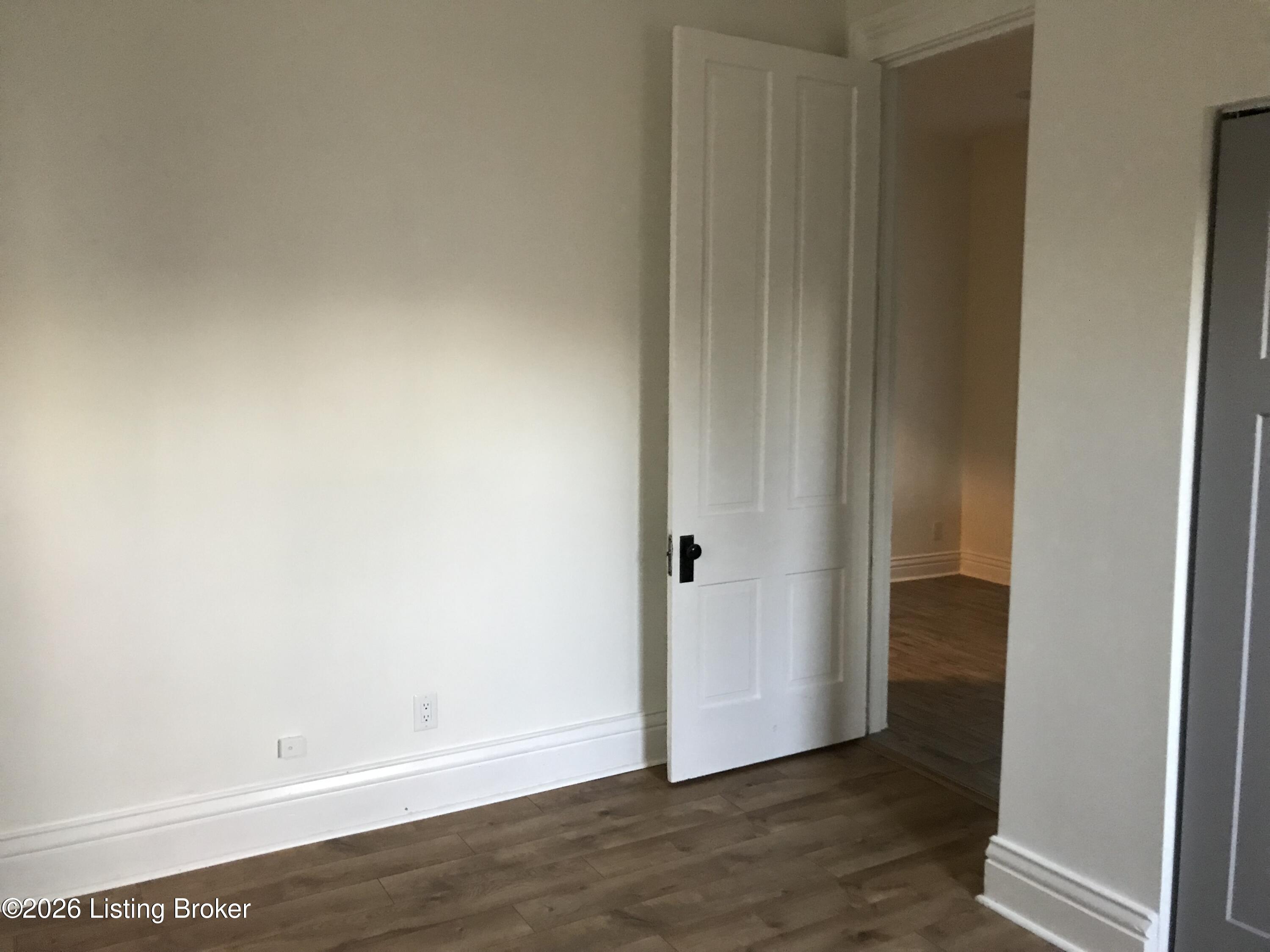 1429 Morton Ave Property Photo 24