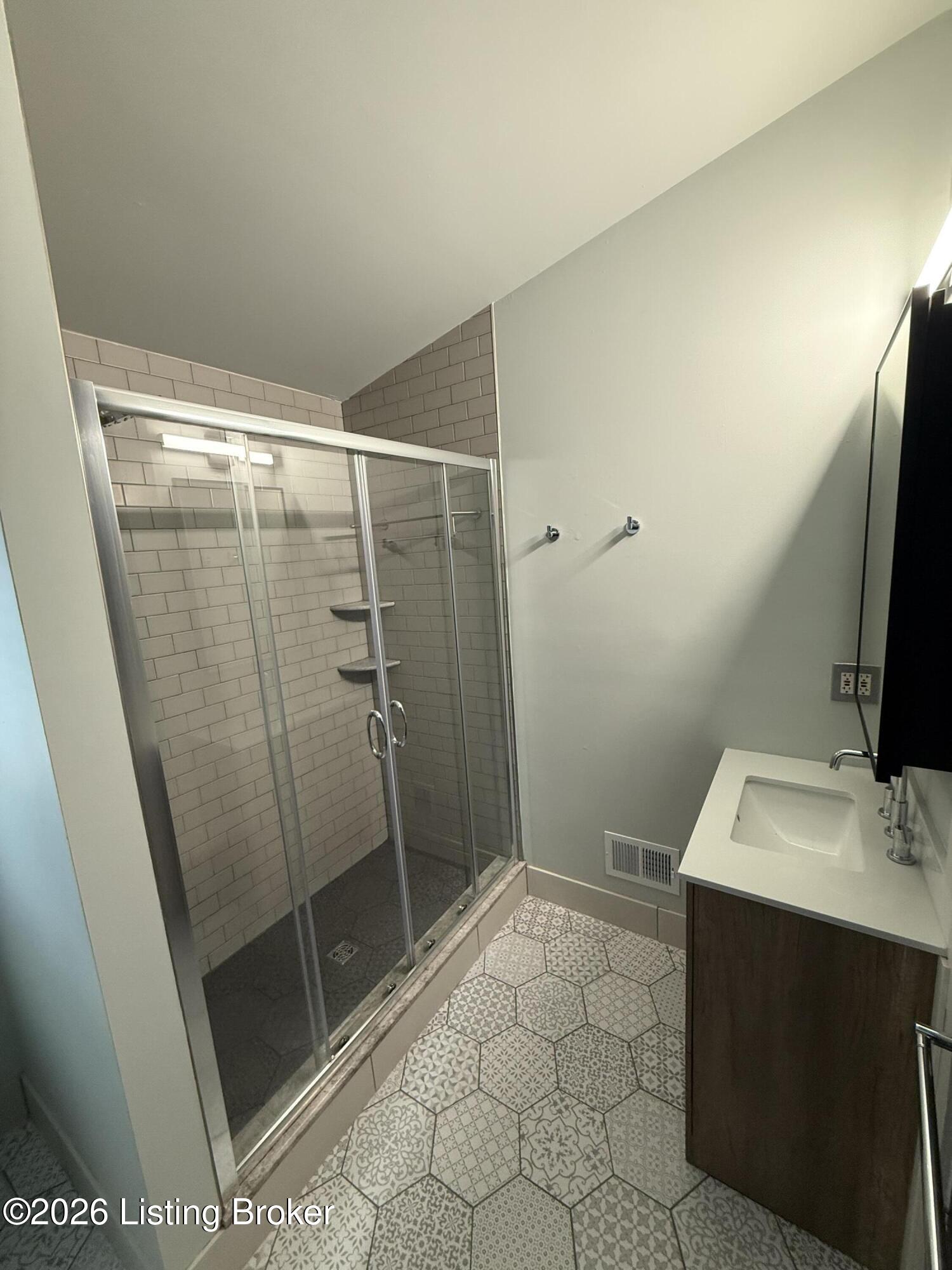 1429 Morton Ave Property Photo 31