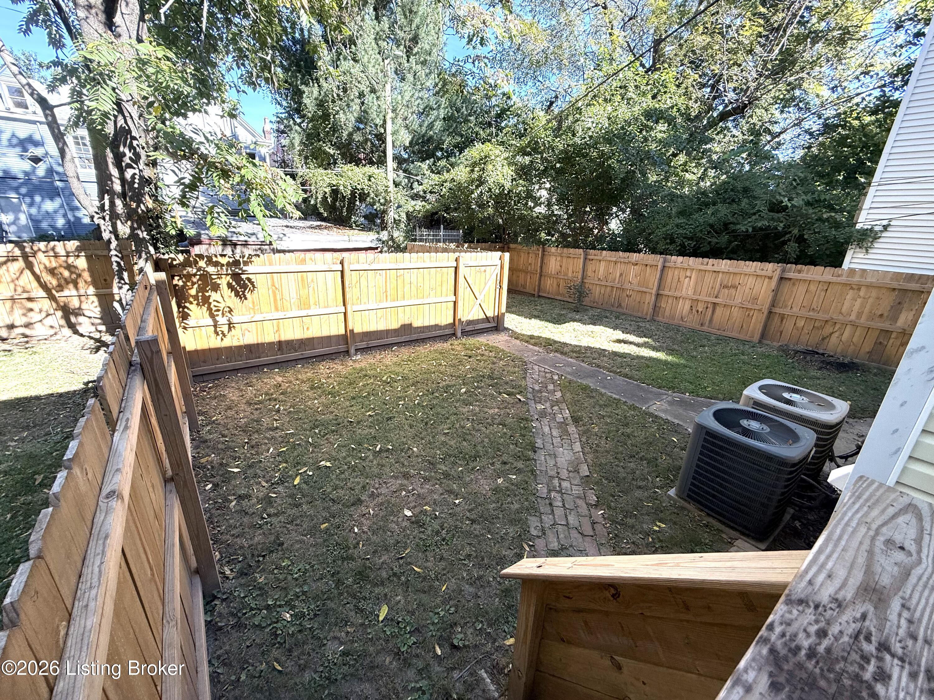 1429 Morton Ave Property Photo 43