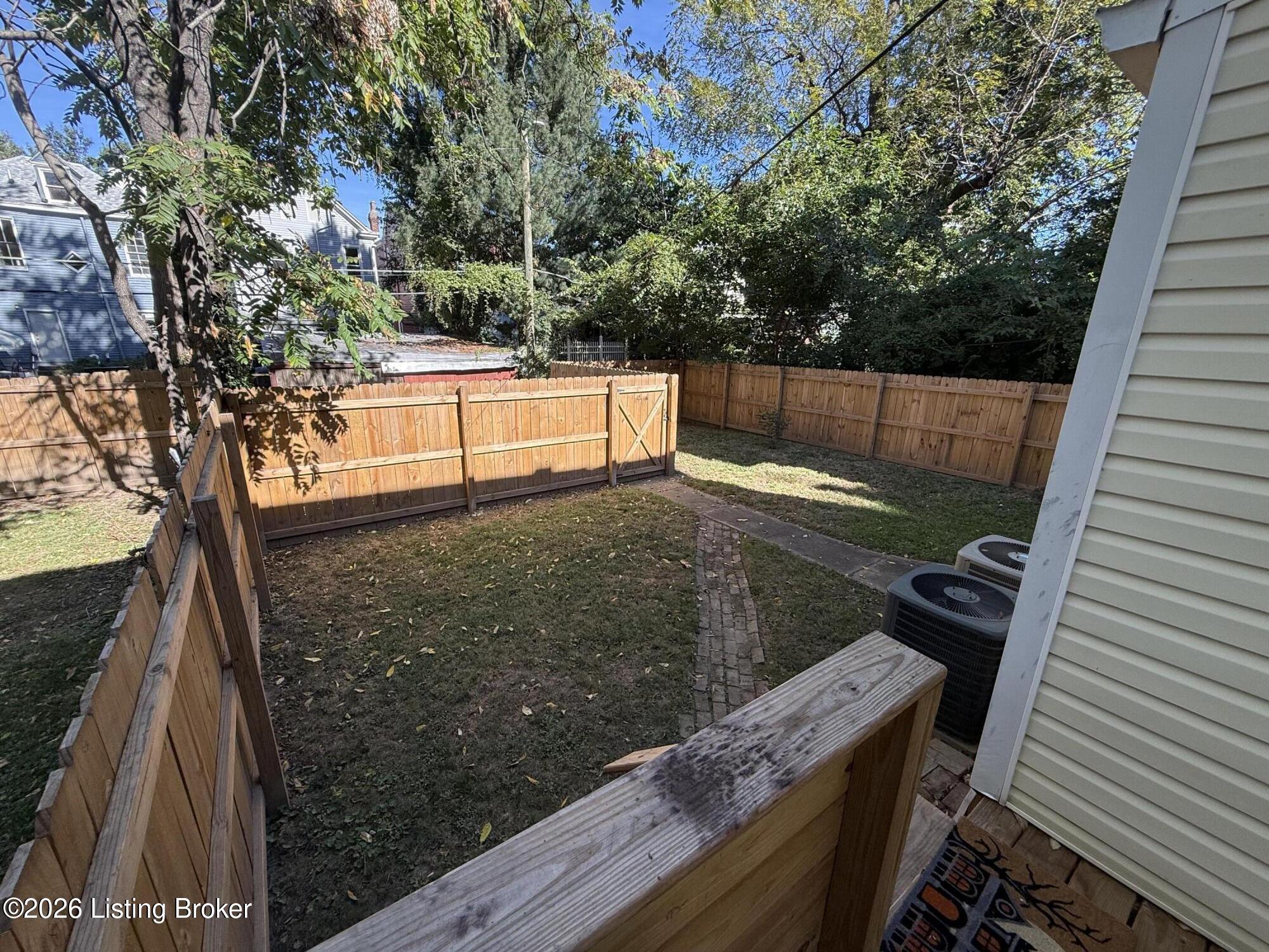 1429 Morton Ave Property Photo 45