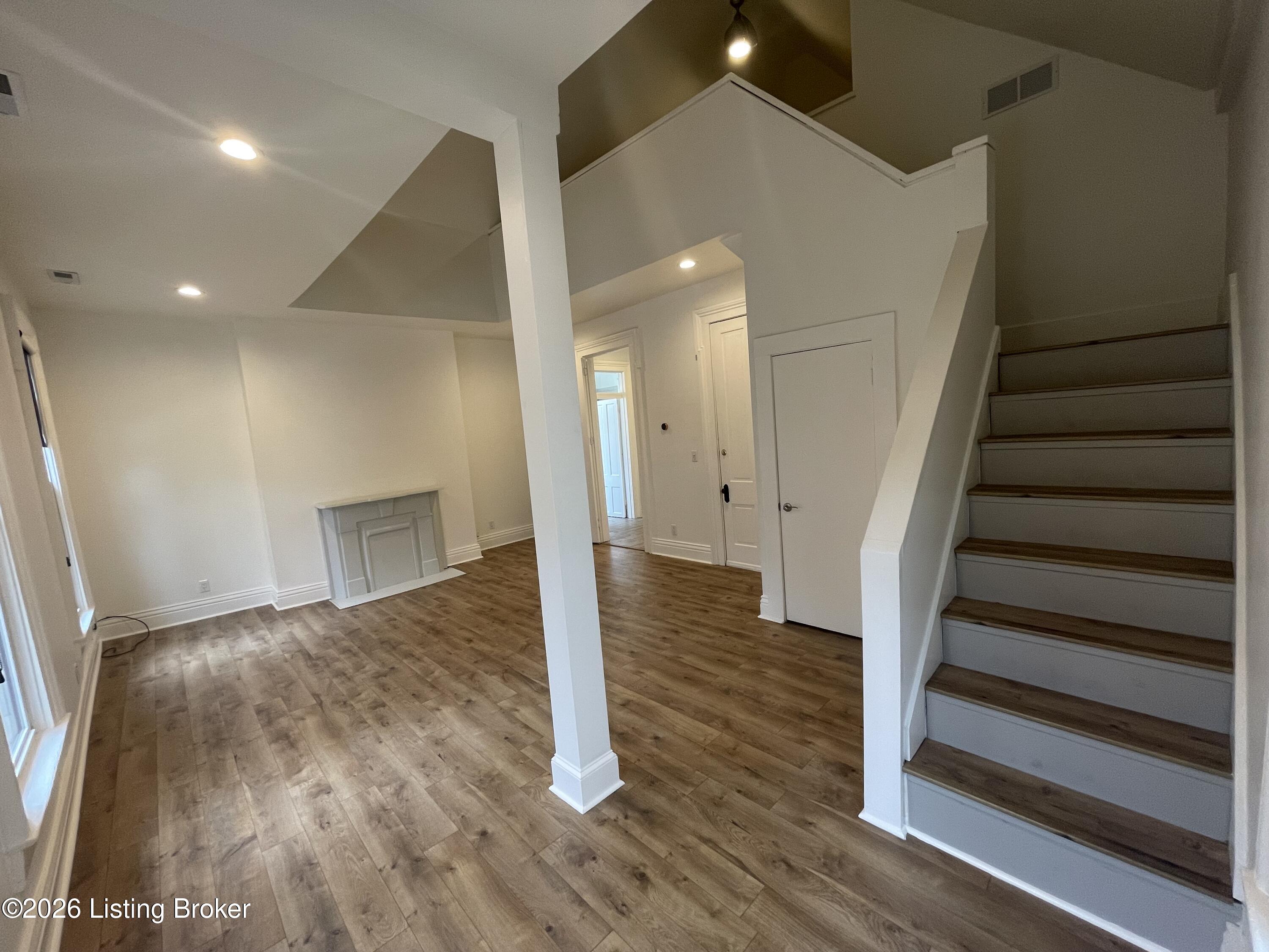1429 Morton Ave Property Photo 52