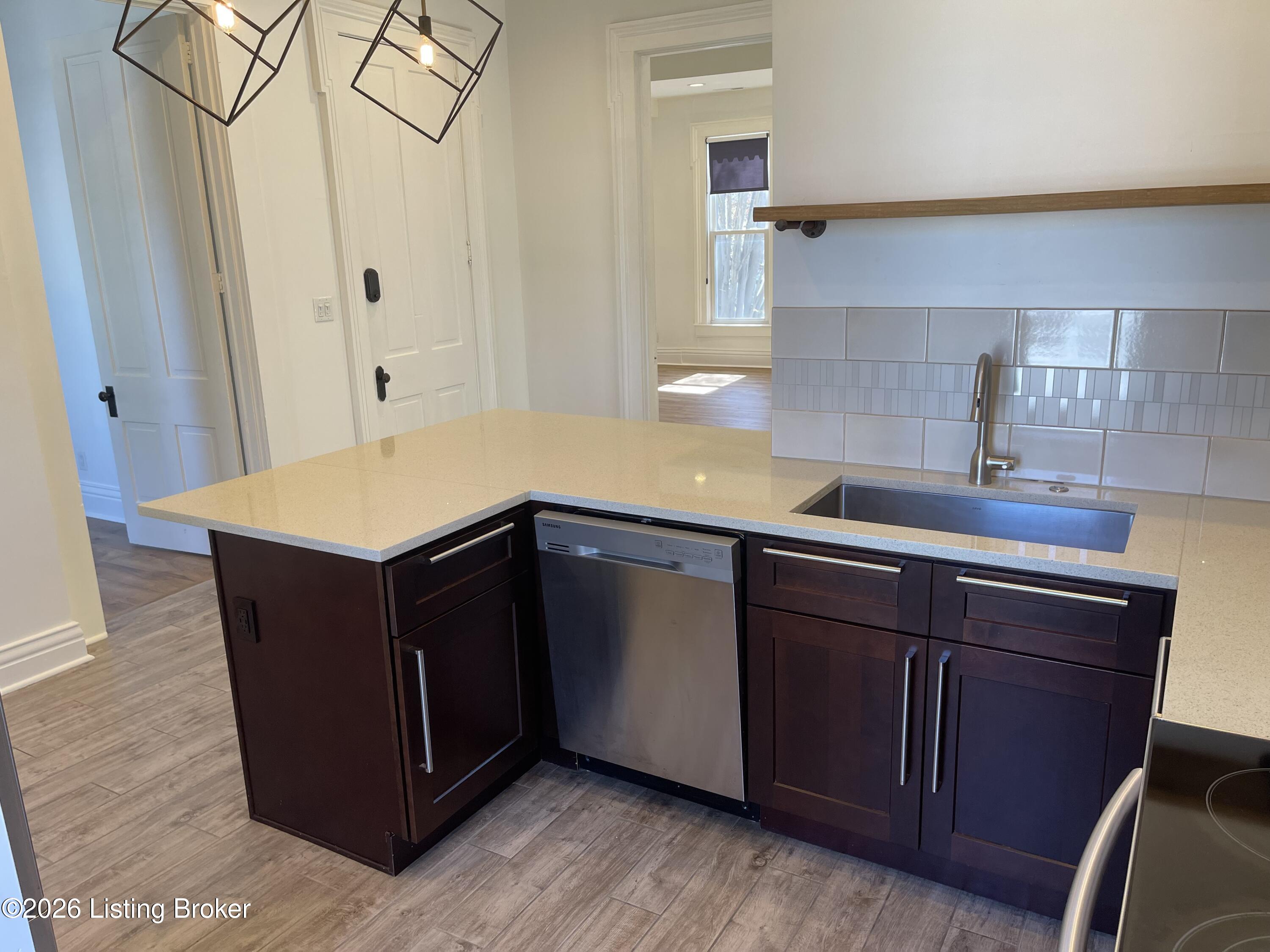 1429 Morton Ave Property Photo 65