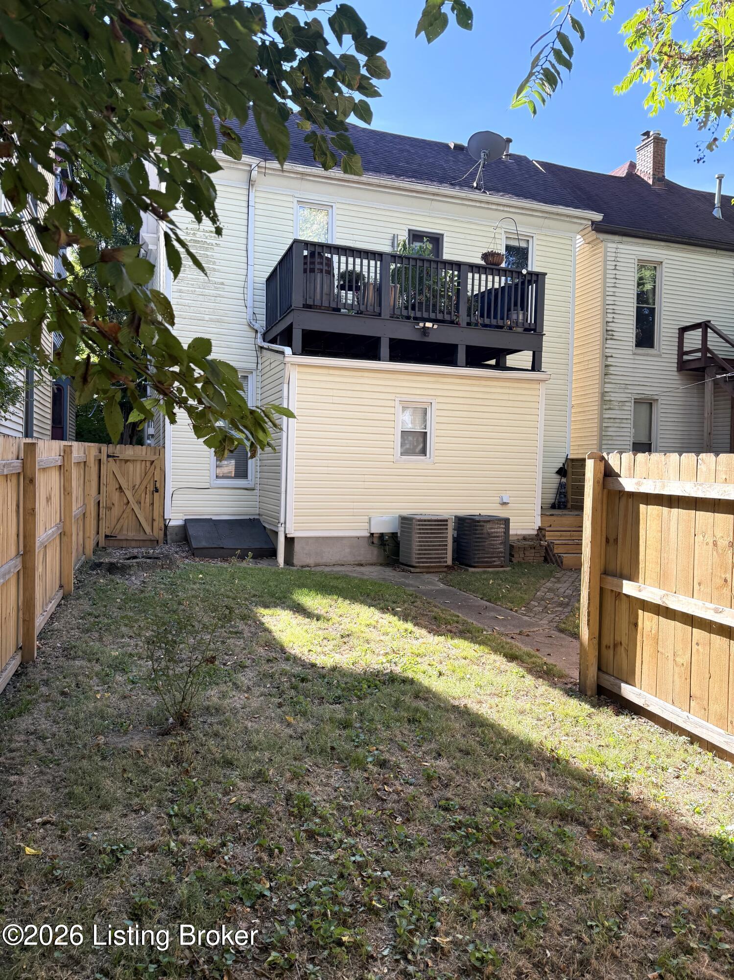 1429 Morton Ave Property Photo 90
