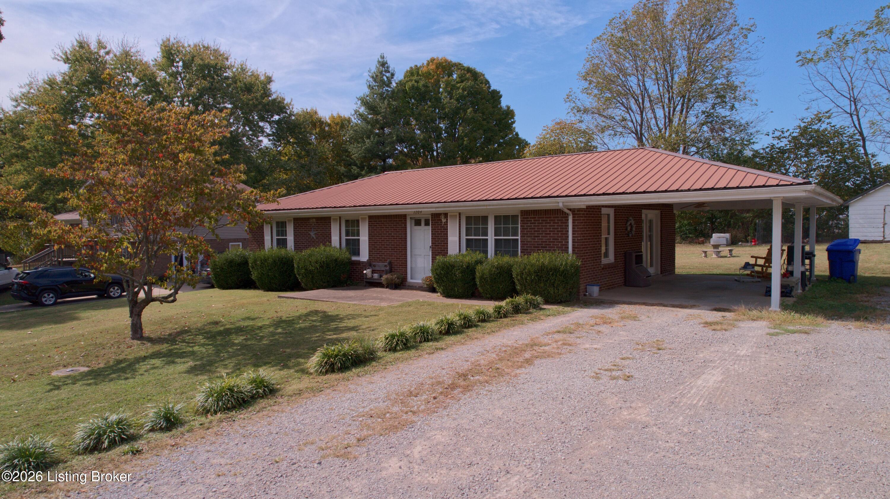 1204 Hickorywood Dr Property Photo 1
