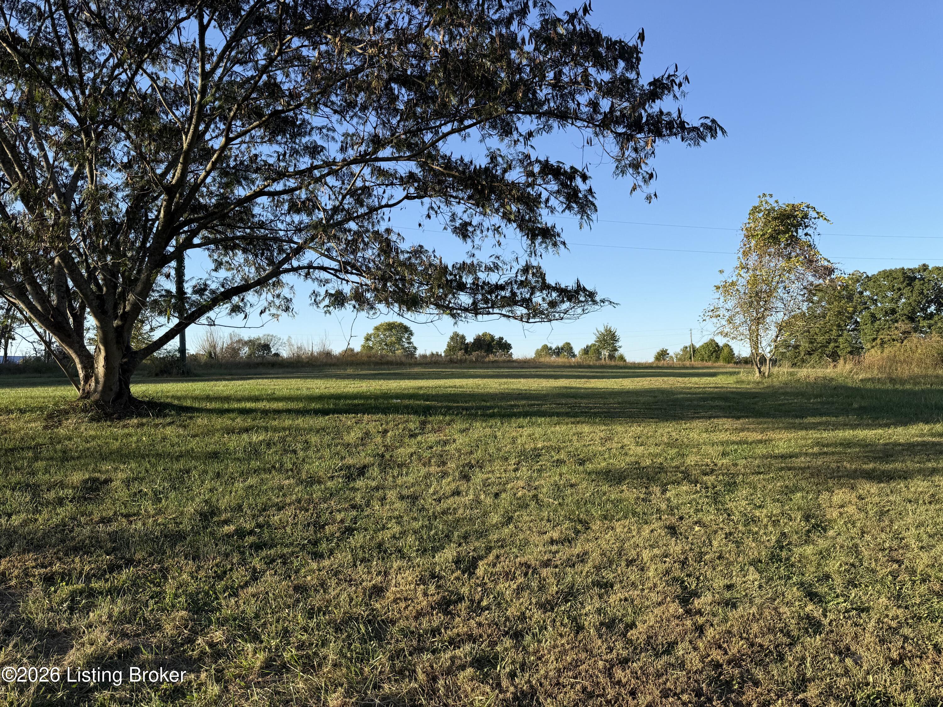 561 Fields Ln Property Photo 3