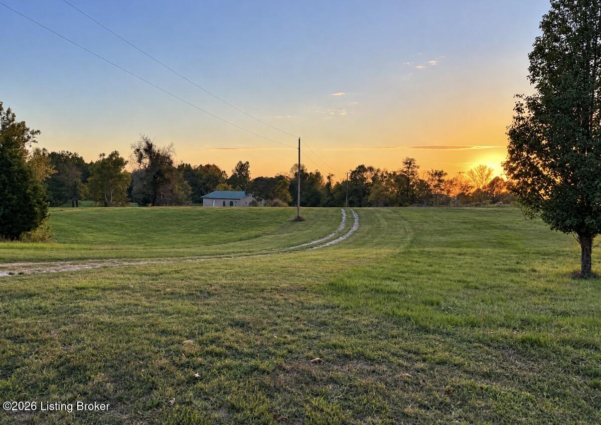 561 Fields Ln Property Photo 5