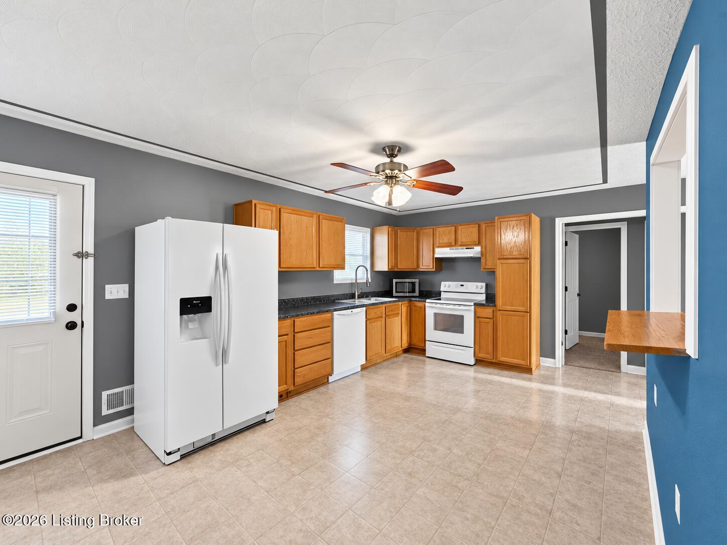 9098 Bloomfield Rd Property Photo 12