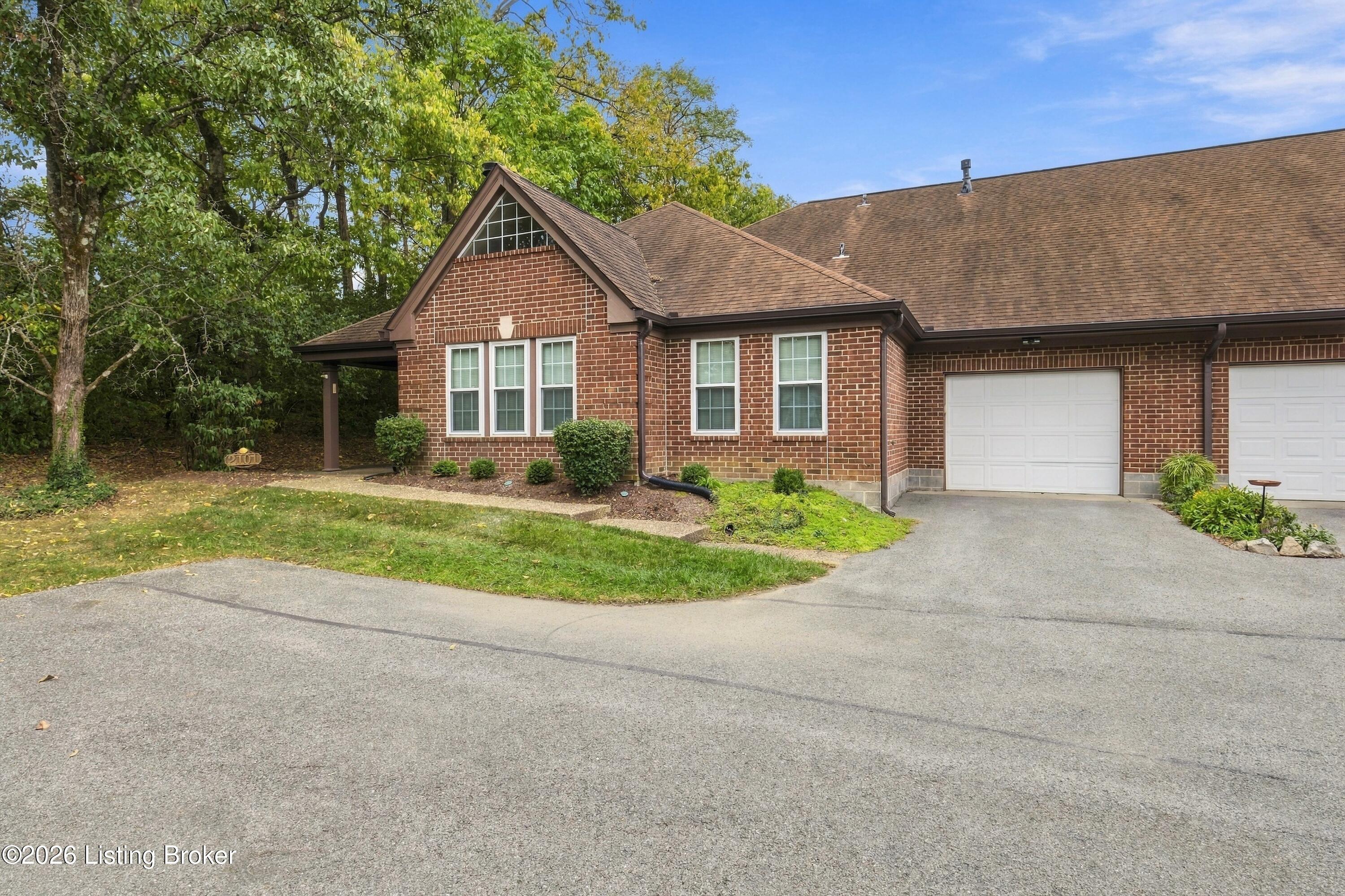 2101 Eastbridge Ct Property Photo 1