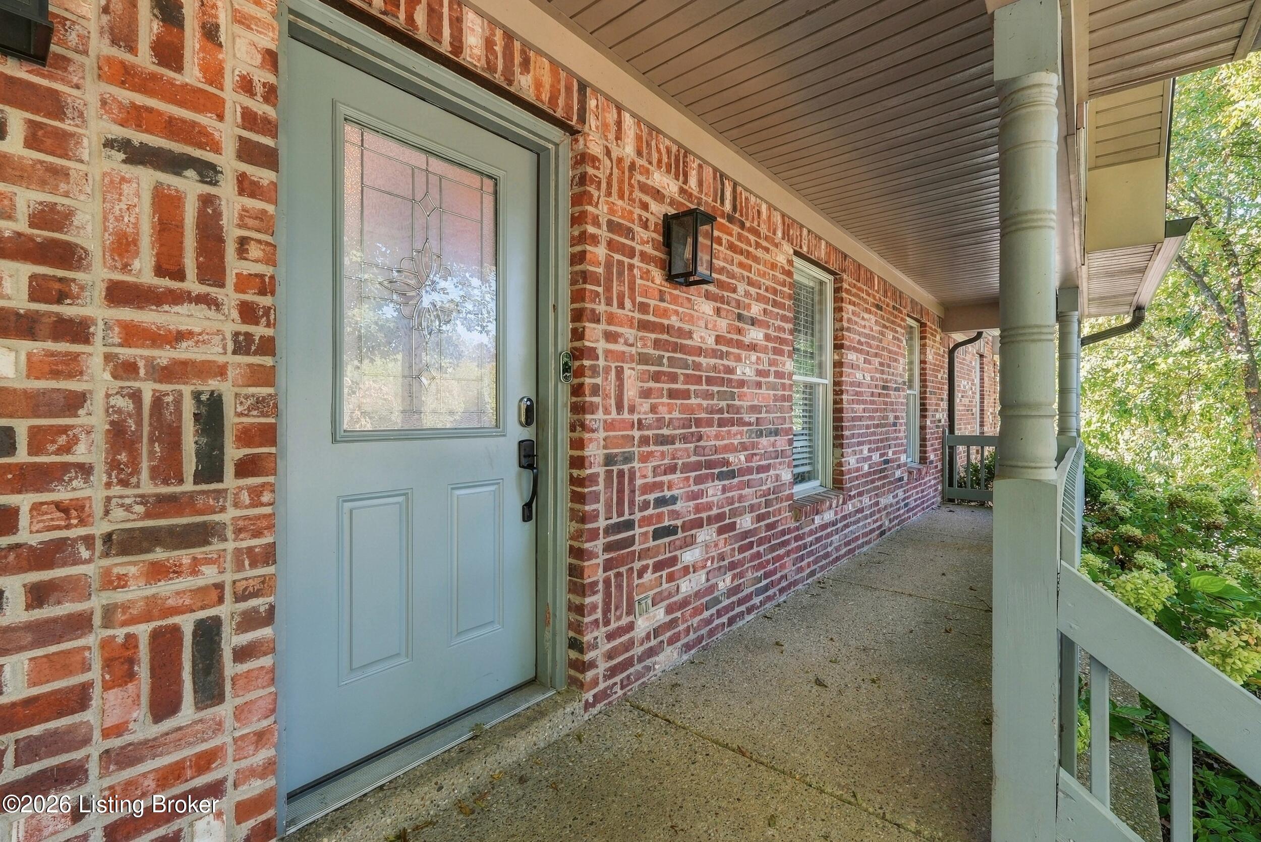 2010 Clarke Pointe Dr Property Photo 5