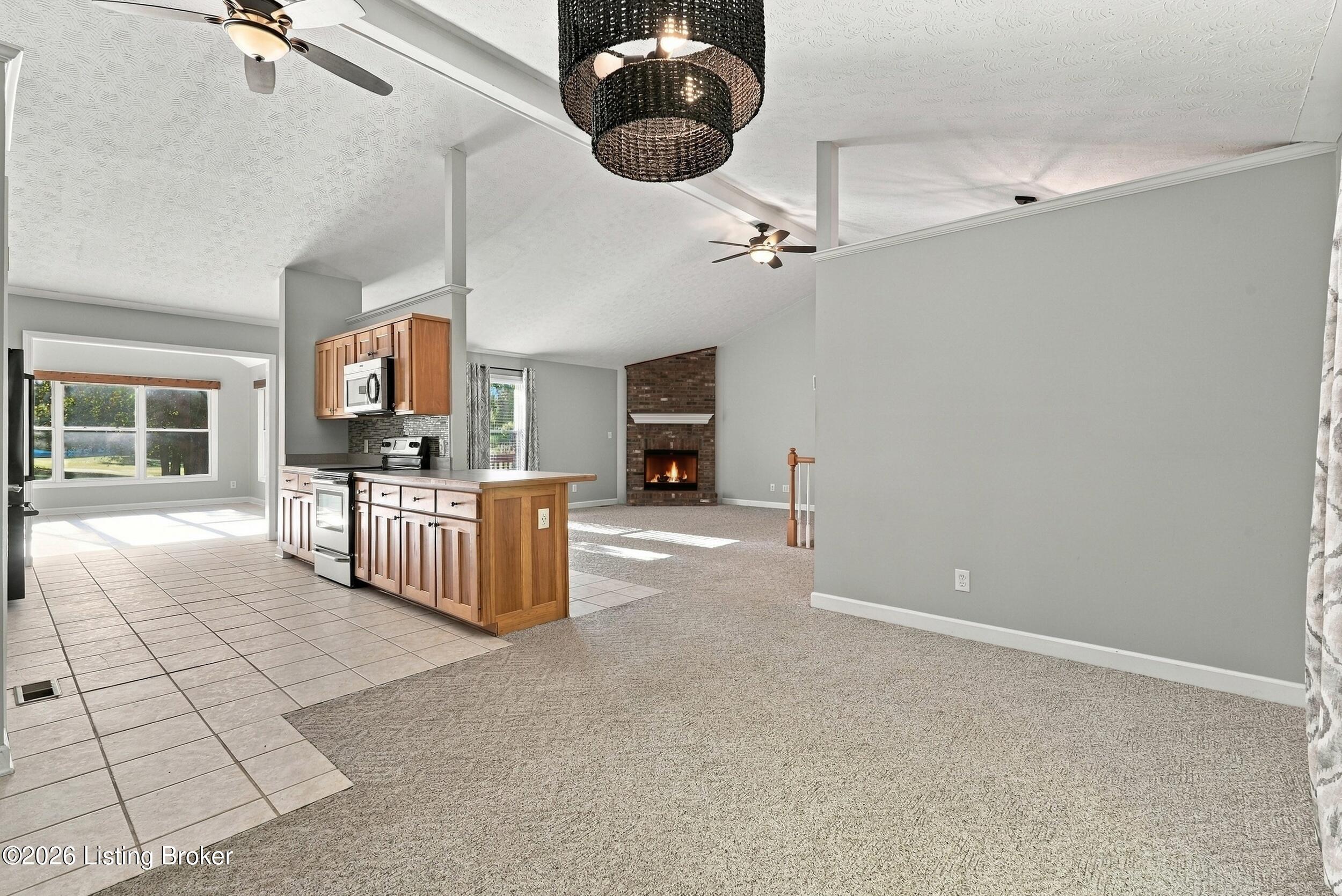 2010 Clarke Pointe Dr Property Photo 12