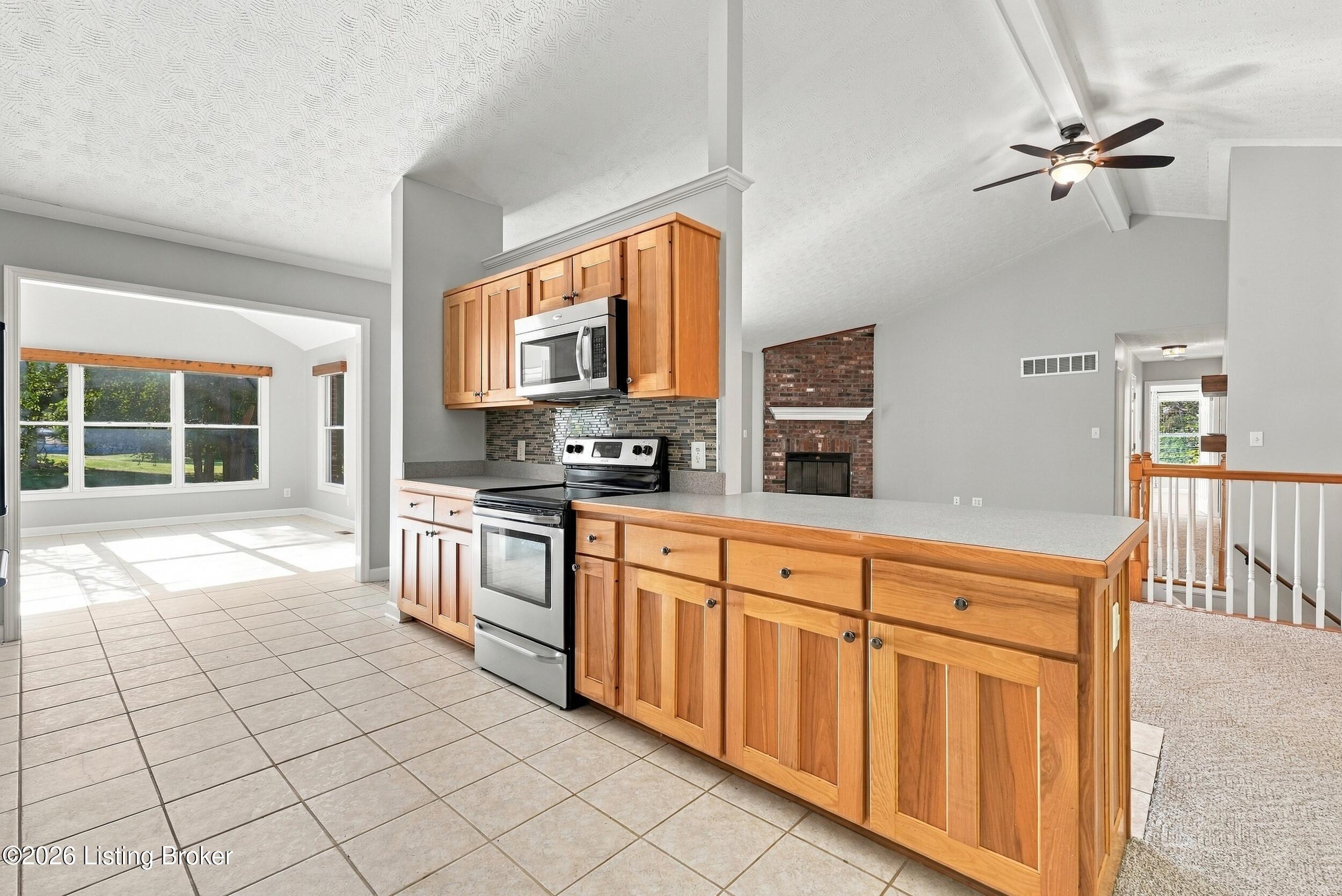 2010 Clarke Pointe Dr Property Photo 14
