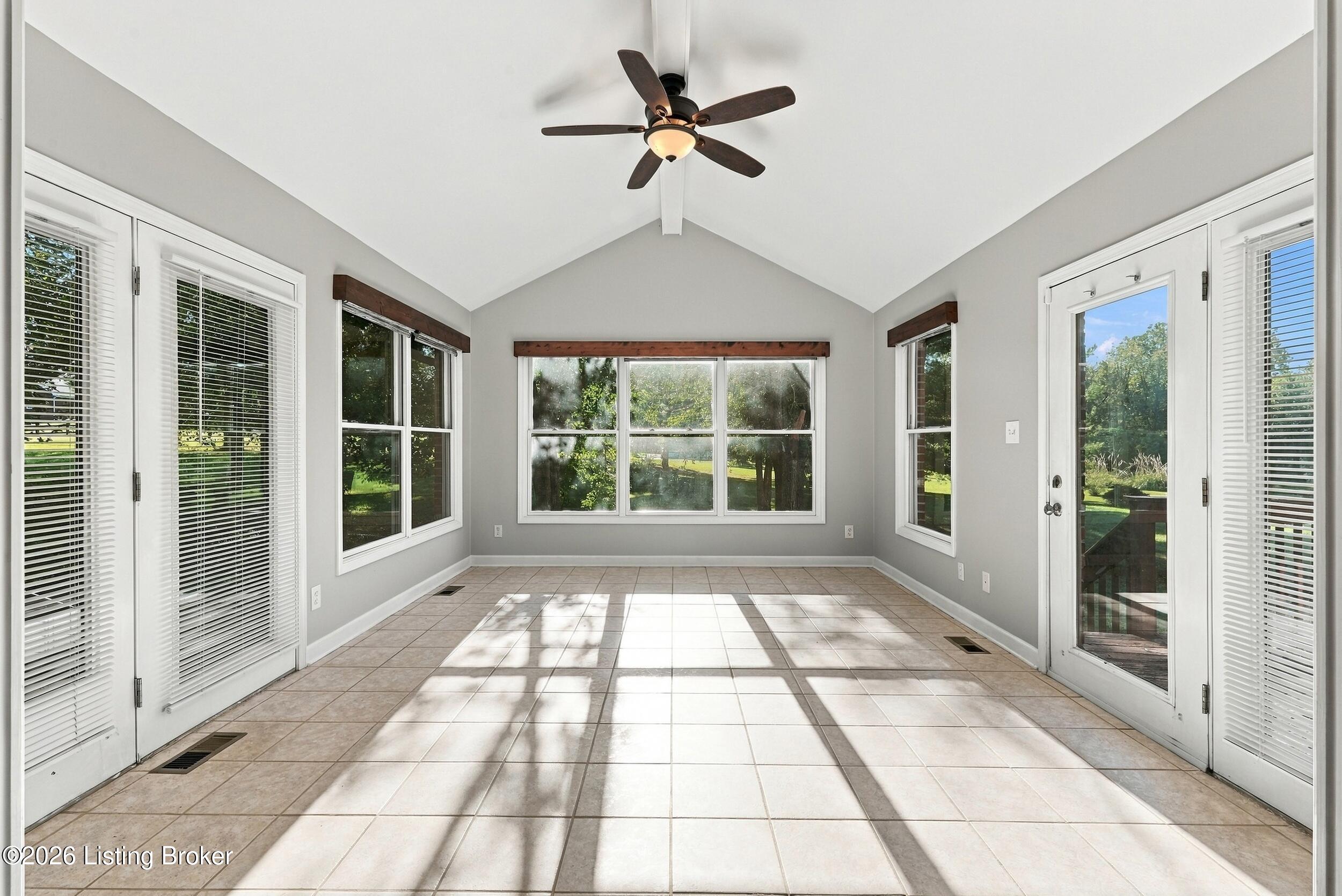 2010 Clarke Pointe Dr Property Photo 20