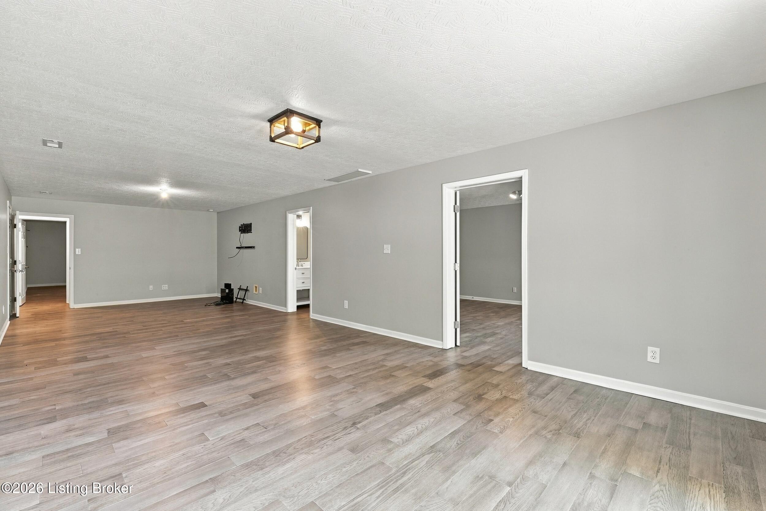 2010 Clarke Pointe Dr Property Photo 41