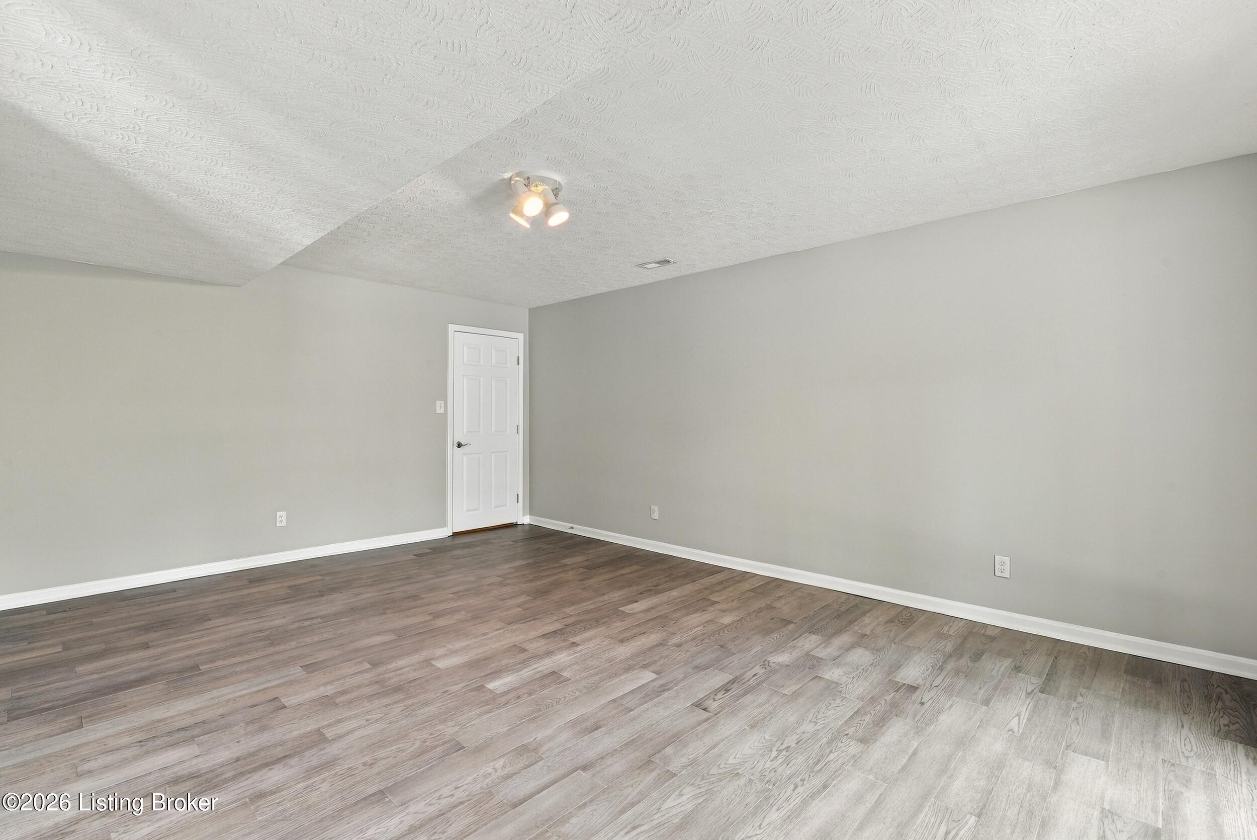 2010 Clarke Pointe Dr Property Photo 43