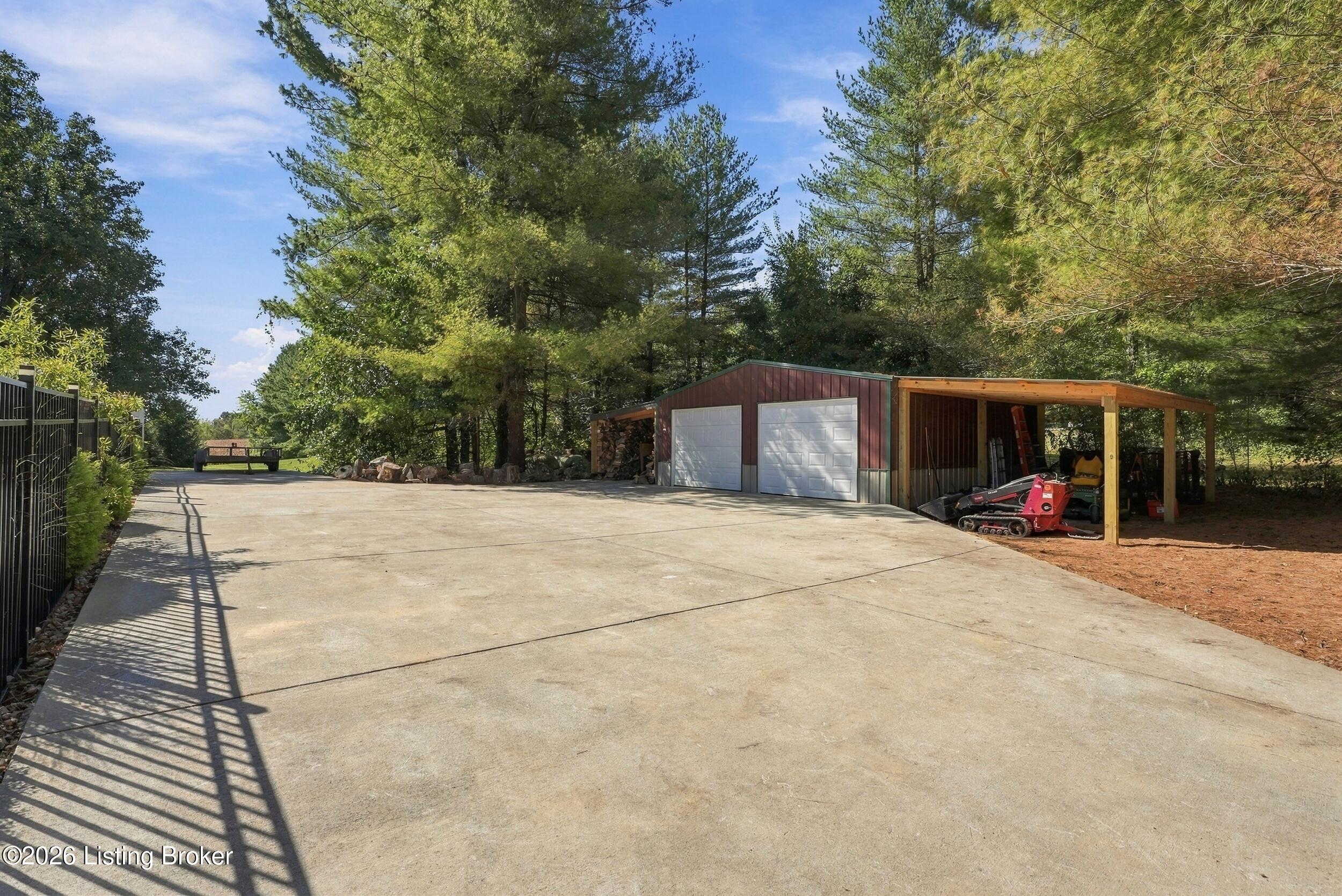 8161 Cunningham Sarles Rd Property Photo 6