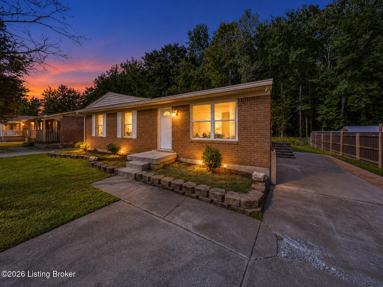 3419 Bonaventure Blvd Property Photo 1