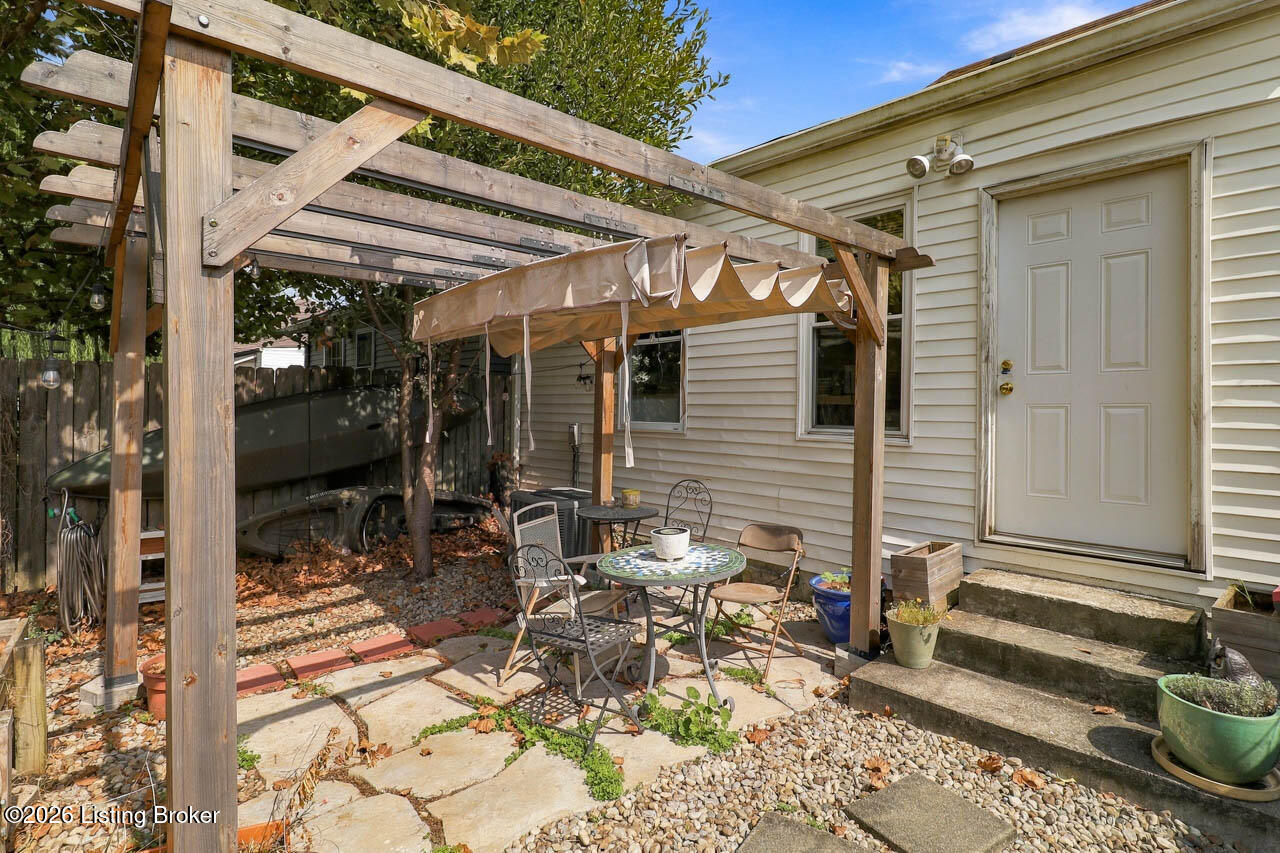 1012 S Shelby St Property Photo 23