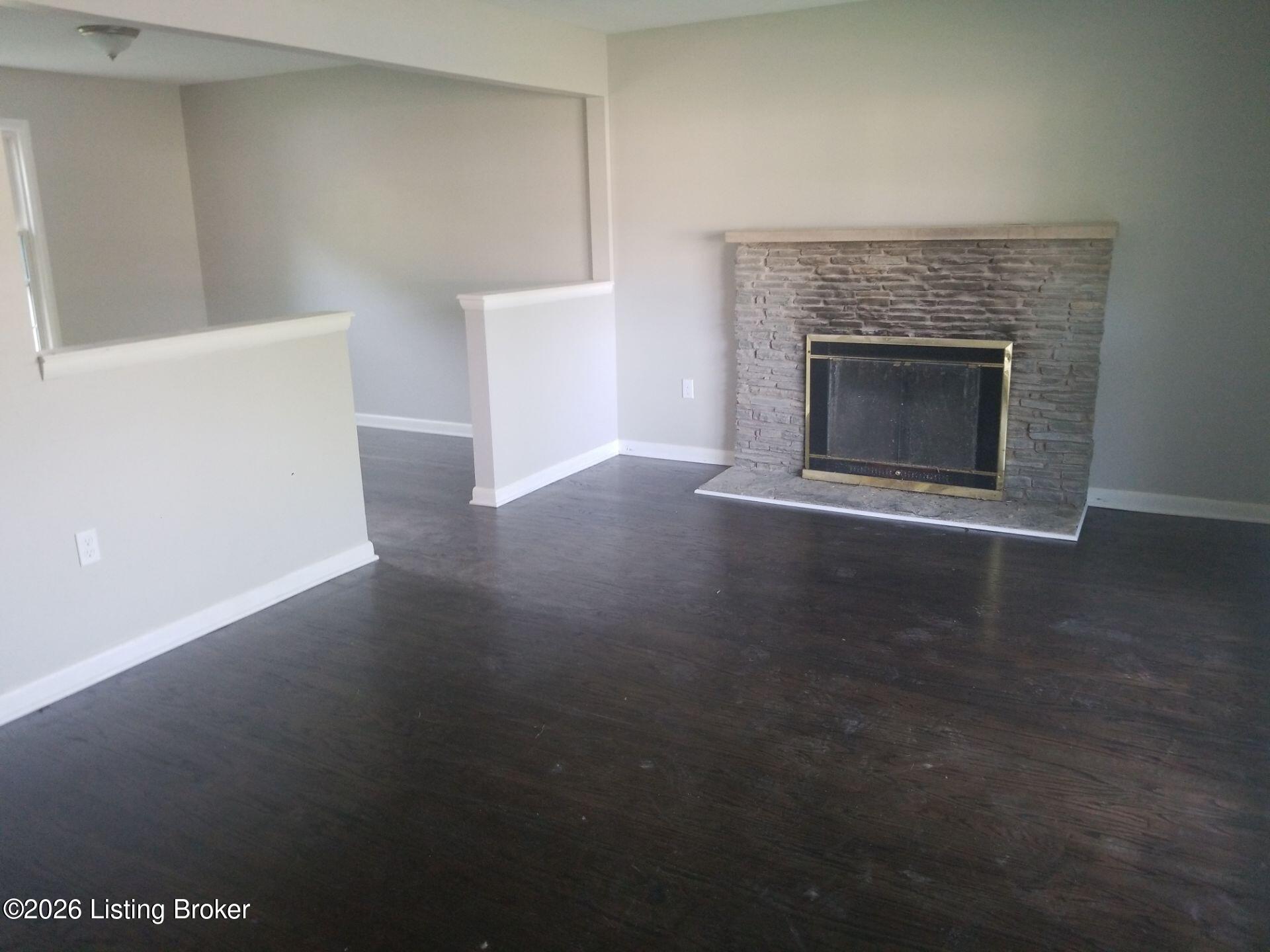 7527 Jamaica Dr Property Photo 3
