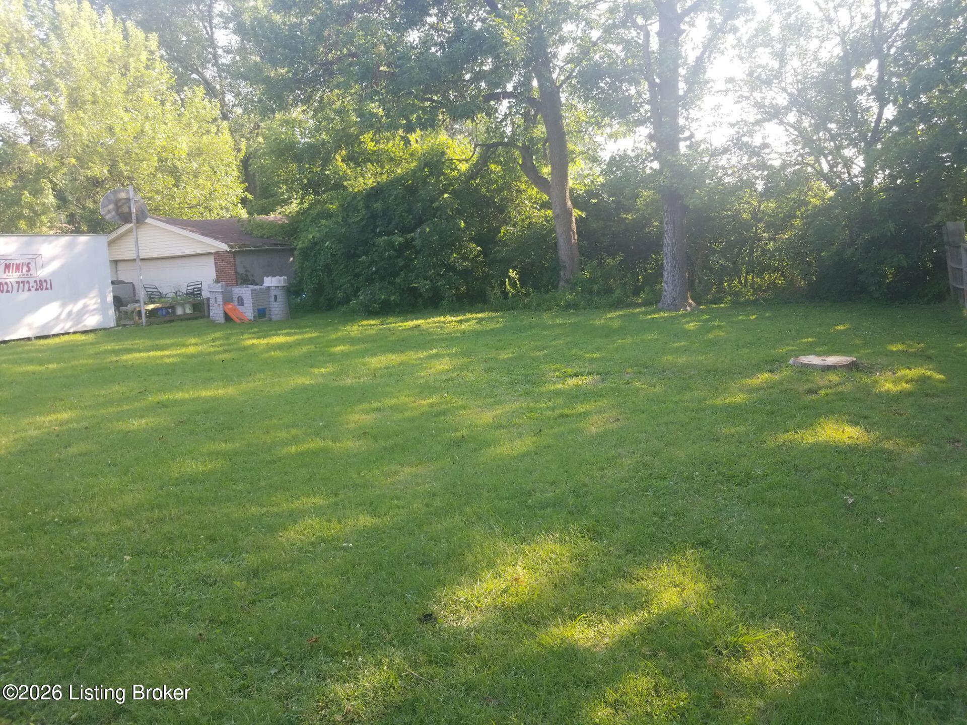 7527 Jamaica Dr Property Photo 8