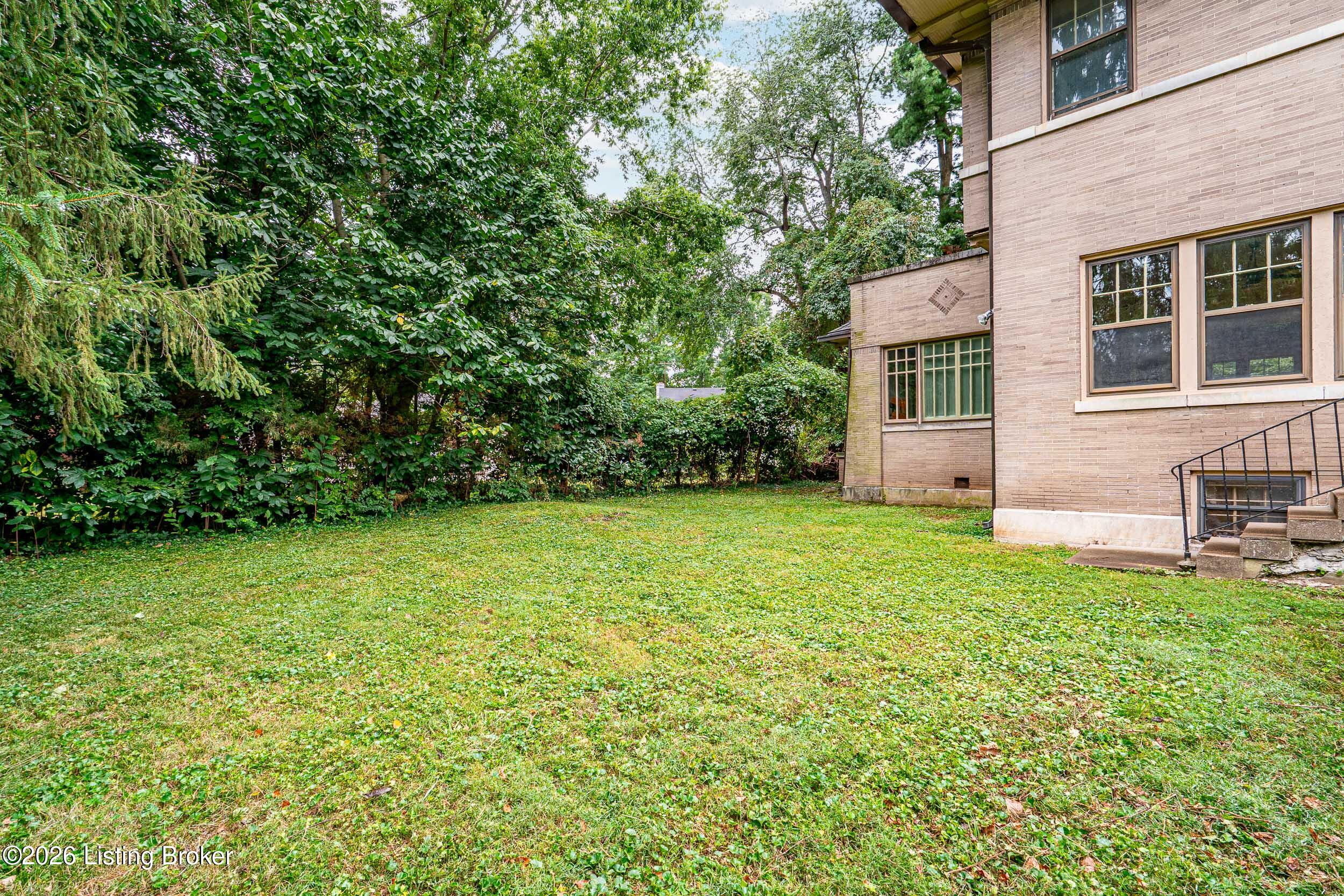 1612 Sylvan Way Property Photo 9