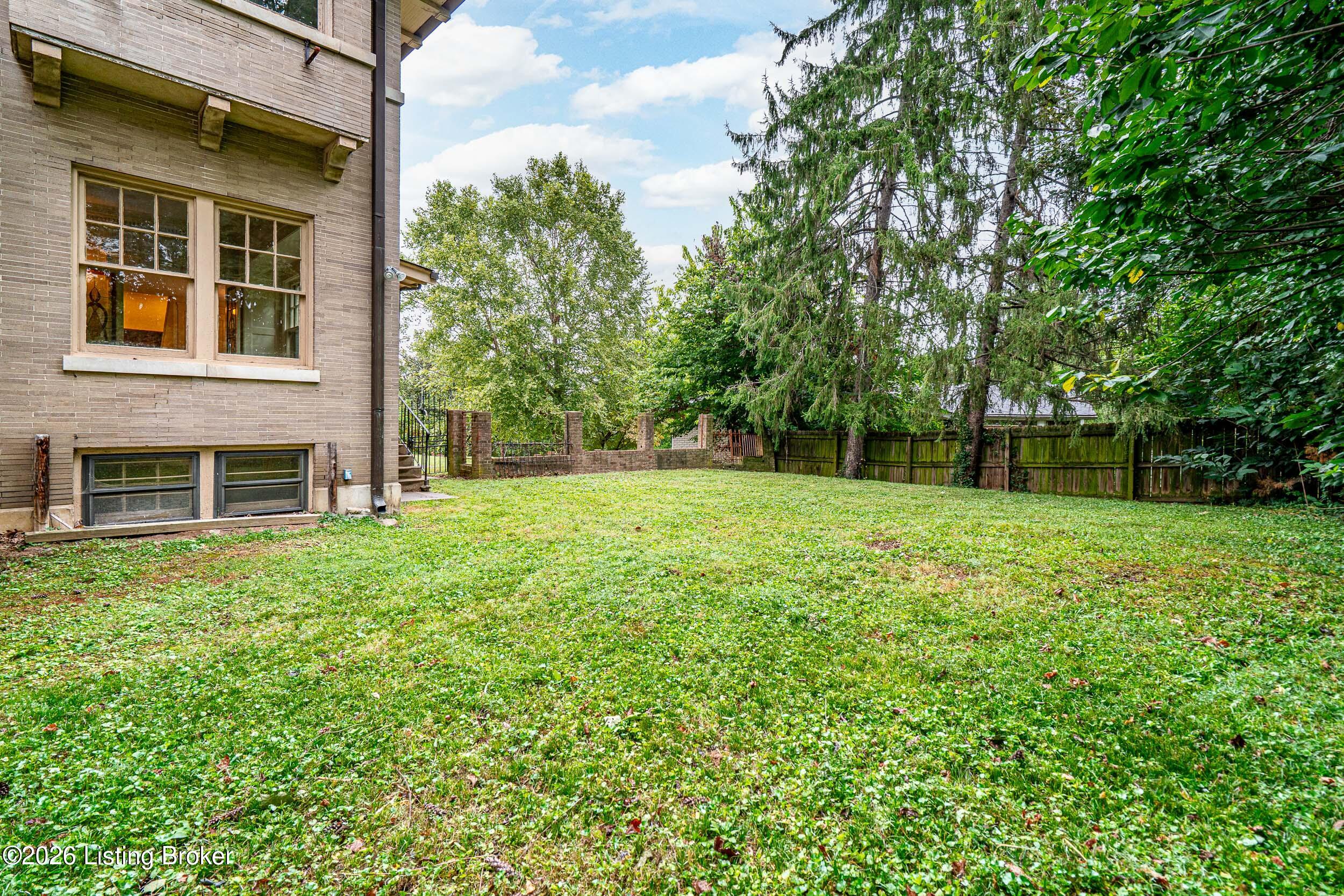 1612 Sylvan Way Property Photo 10