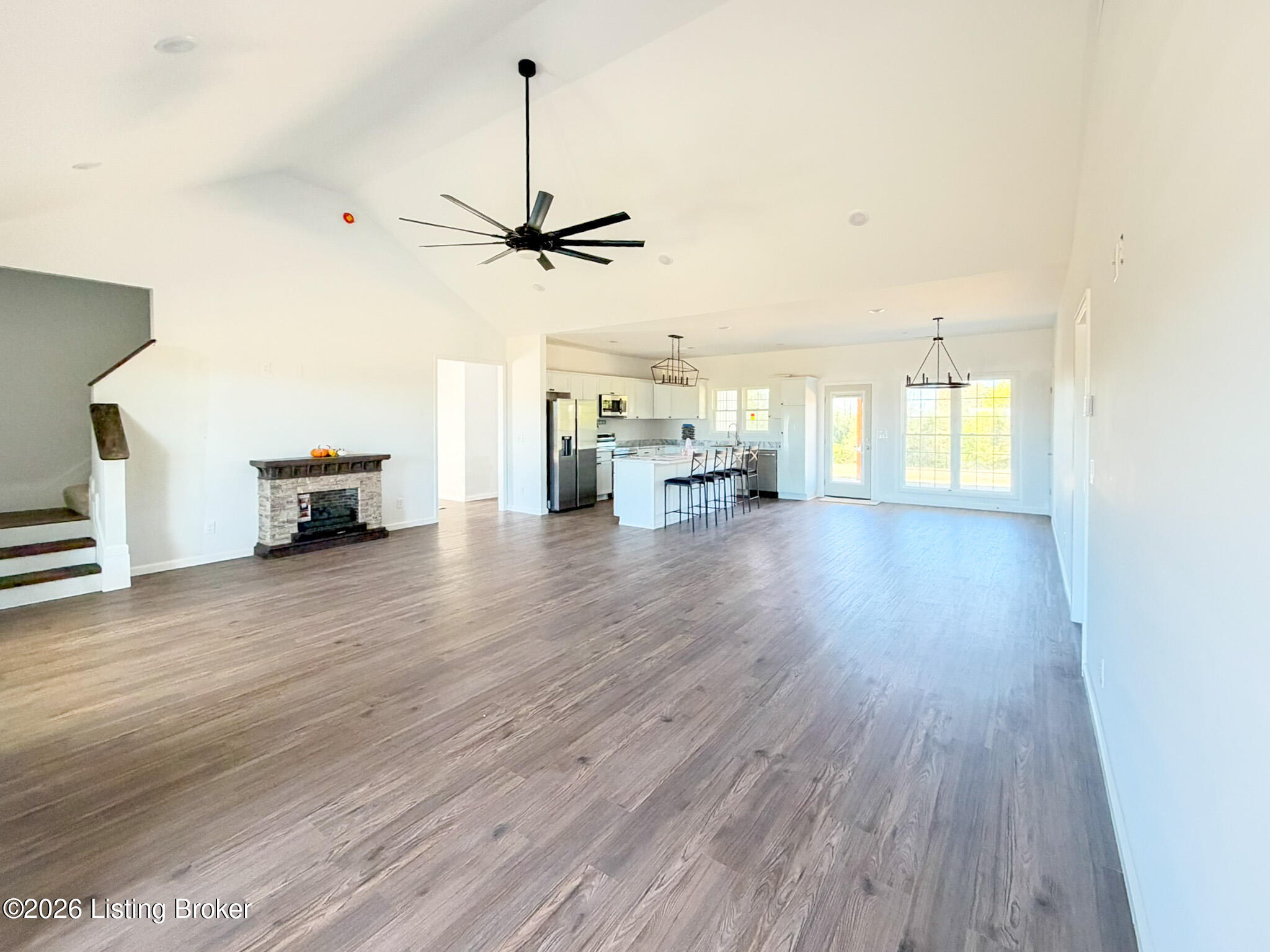 10188 Mt Eden Rd Property Photo 4
