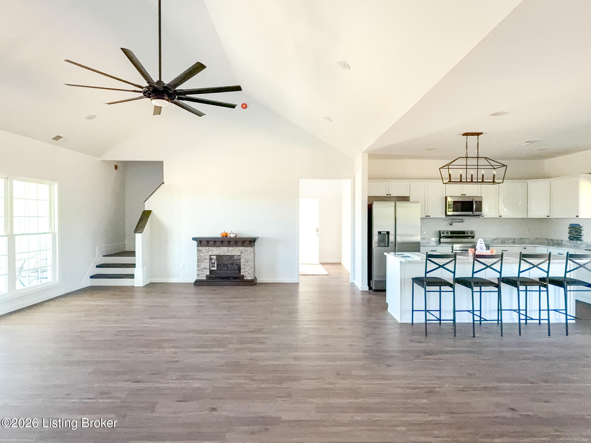 10188 Mt Eden Rd Property Photo 8
