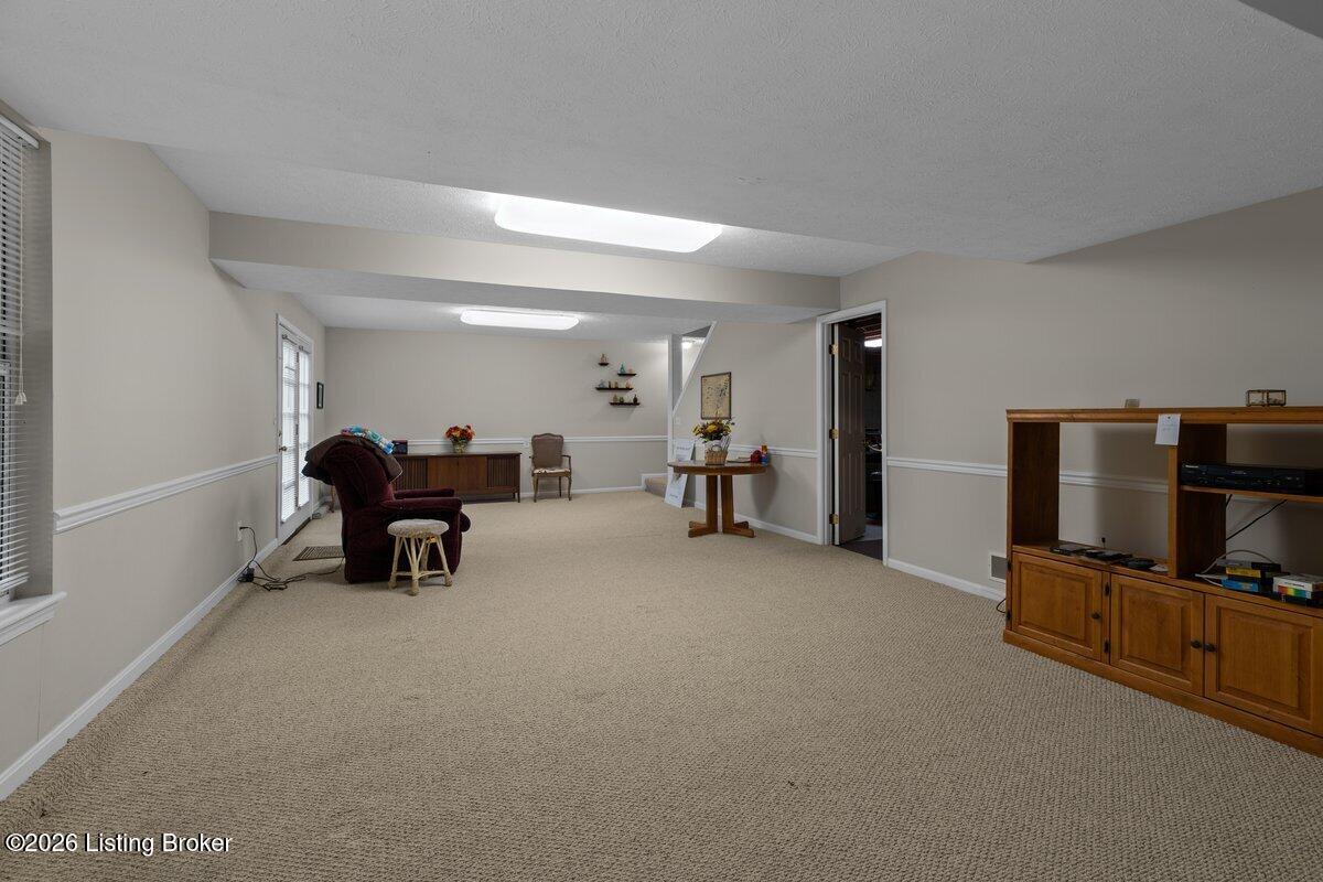 8315 Eagle Creek Dr Property Photo 23