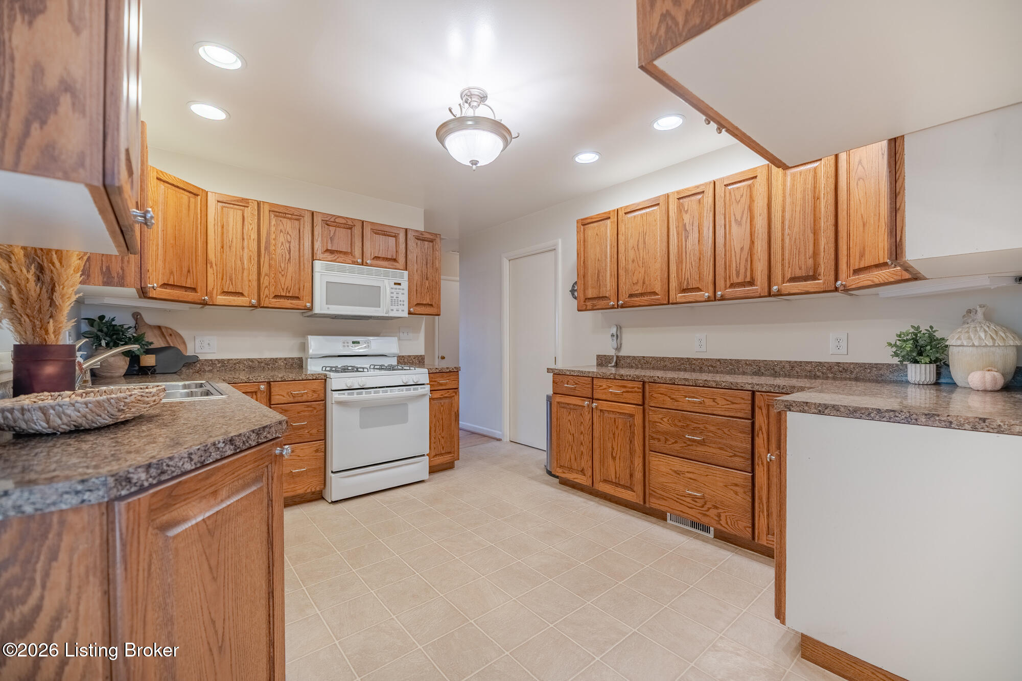 3318 Cawein Way Property Photo 10