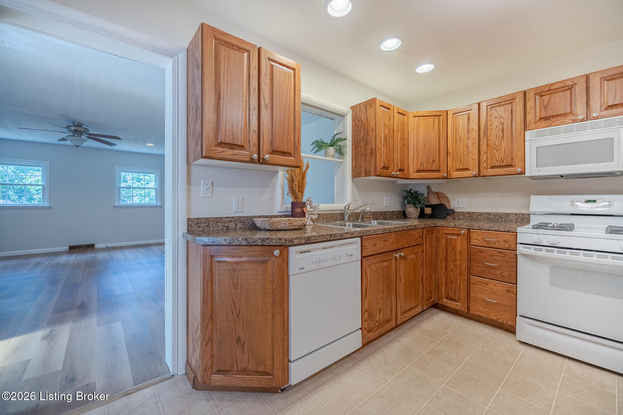 3318 Cawein Way Property Photo 11
