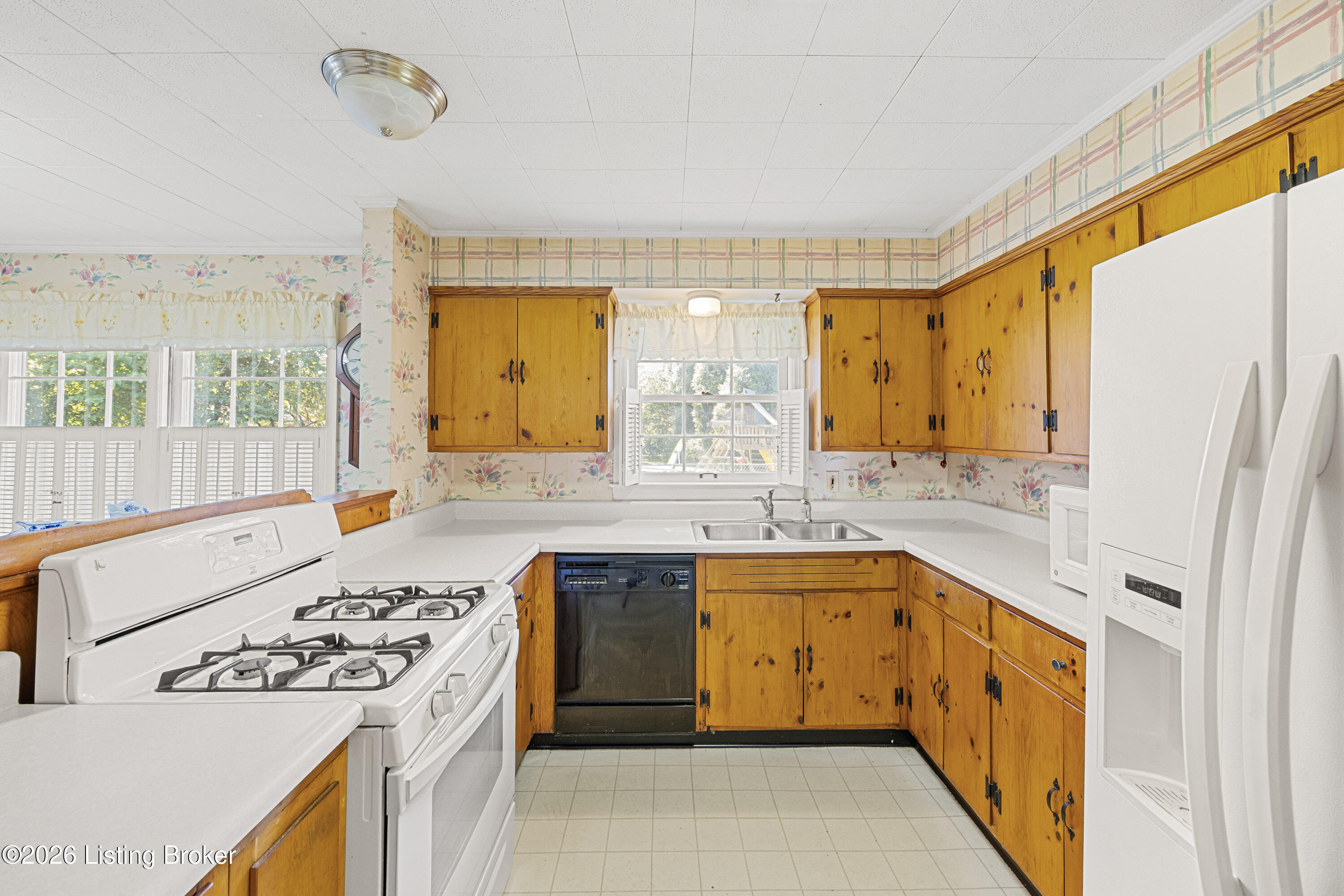 222 Dorchester Rd Property Photo 13