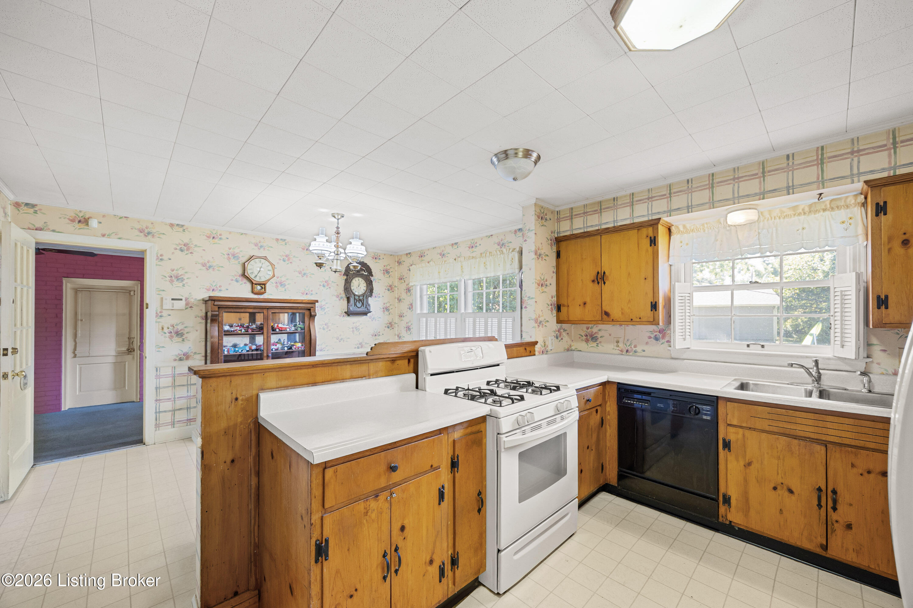 222 Dorchester Rd Property Photo 15
