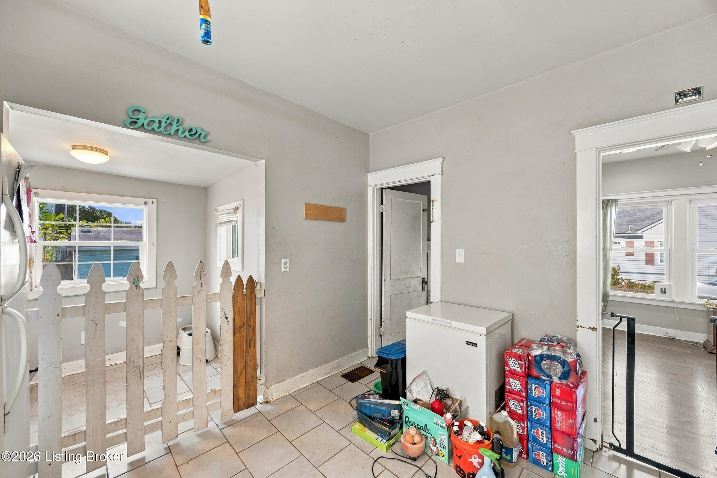 3446 Powell Ave Property Photo 10