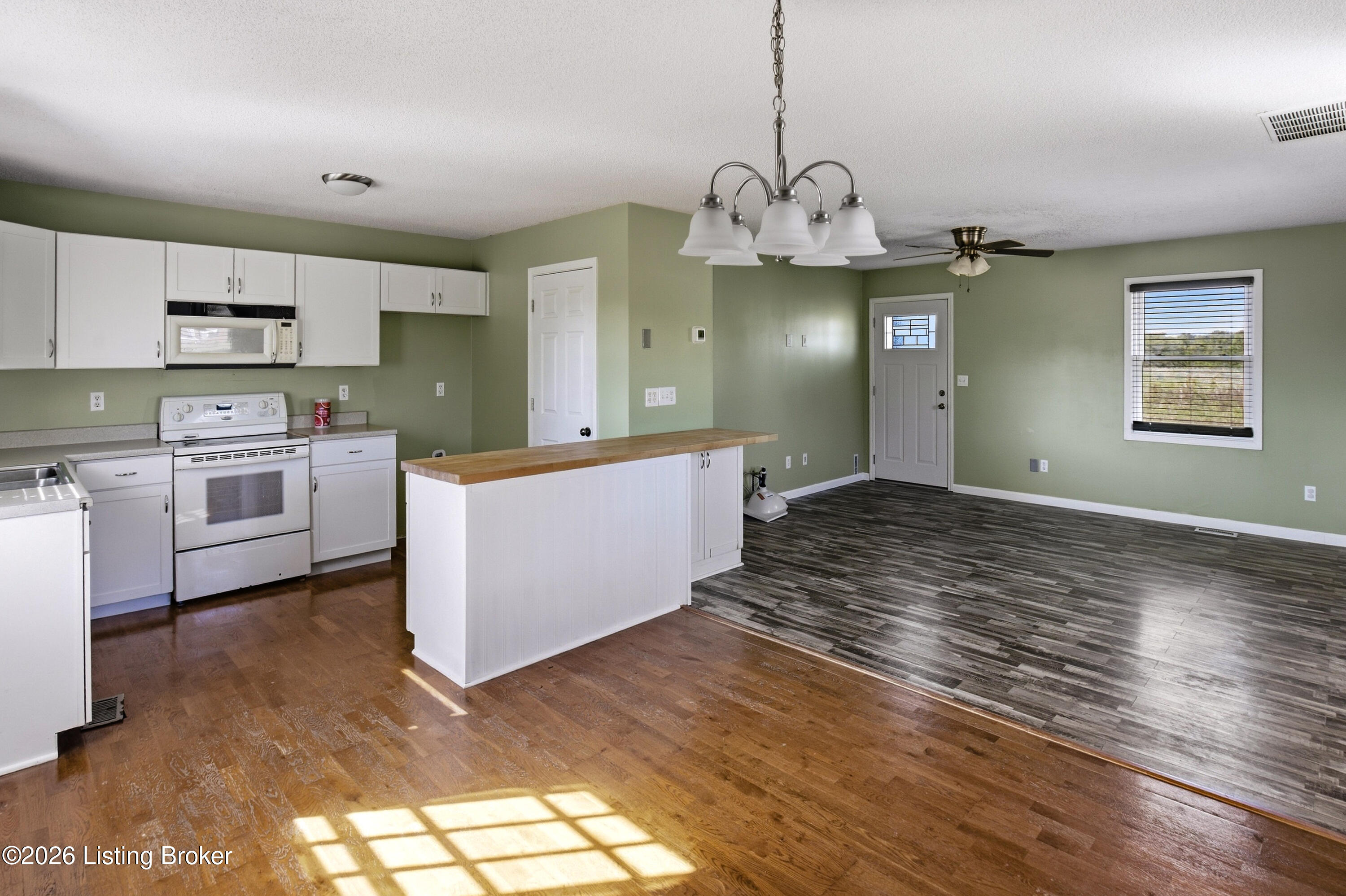 1177 Holy Cross Rd Property Photo 8