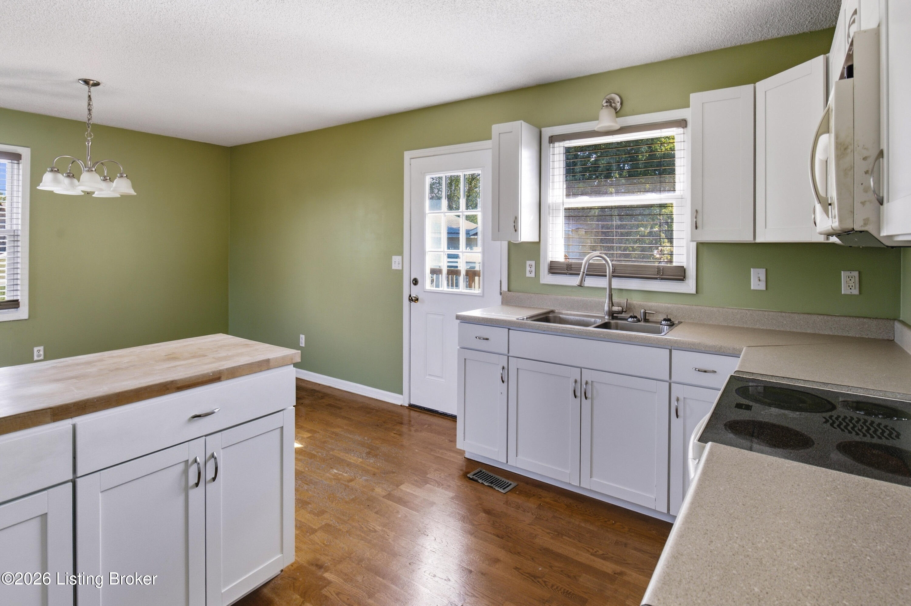 1177 Holy Cross Rd Property Photo 12