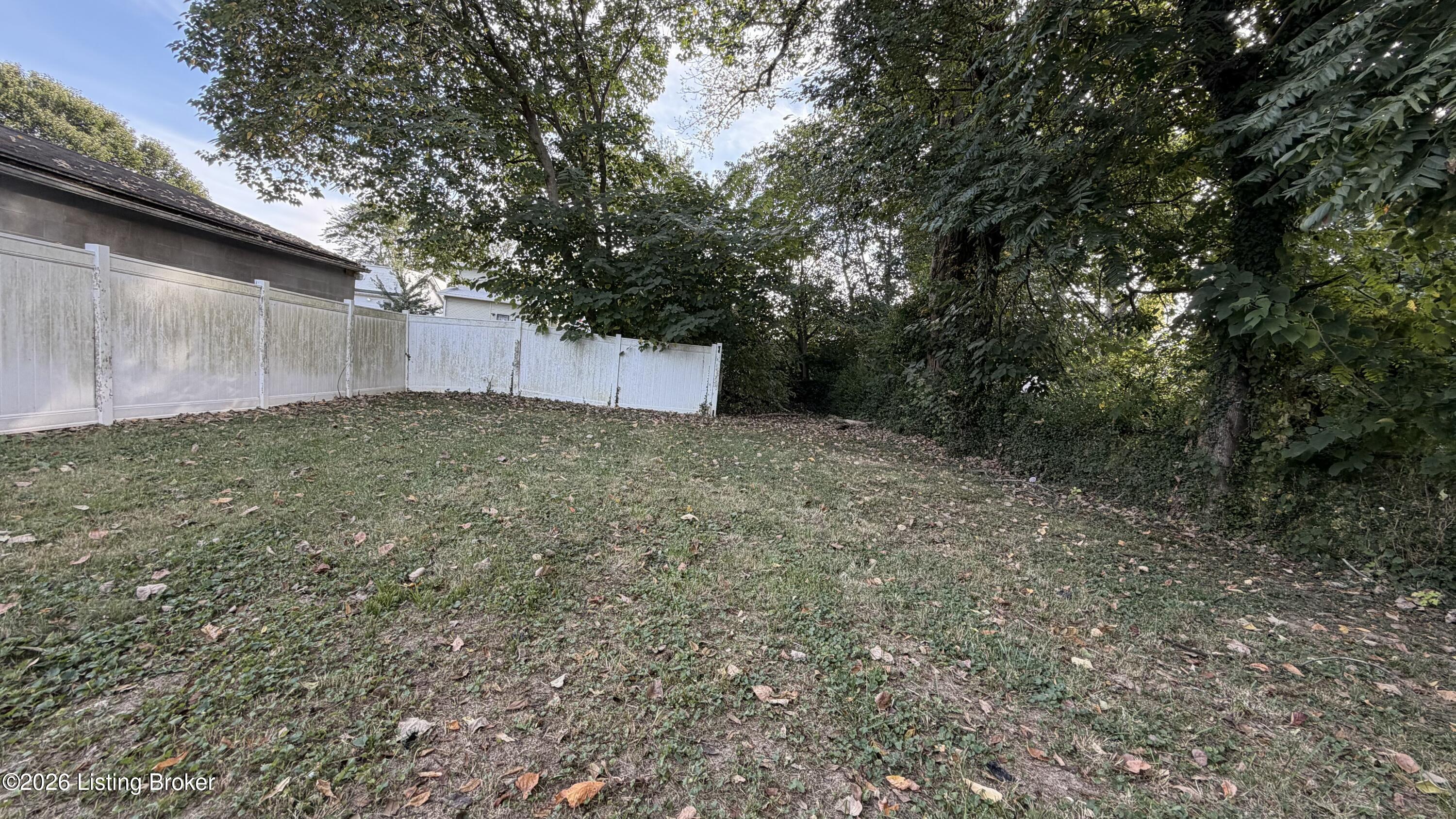 4216 Grand Ave Property Photo 4